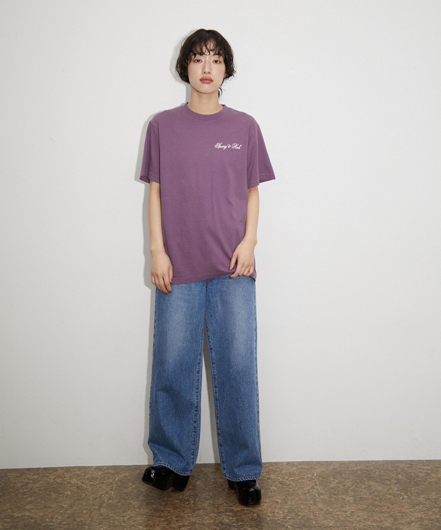 ADAM ET ROPE' FEMME 【公式サイト限定】【SPORTY&RICH】CURSIVE LOGO T SHIRT アダムエロペ トップス カットソー・Tシャツ パープル【送料無料】