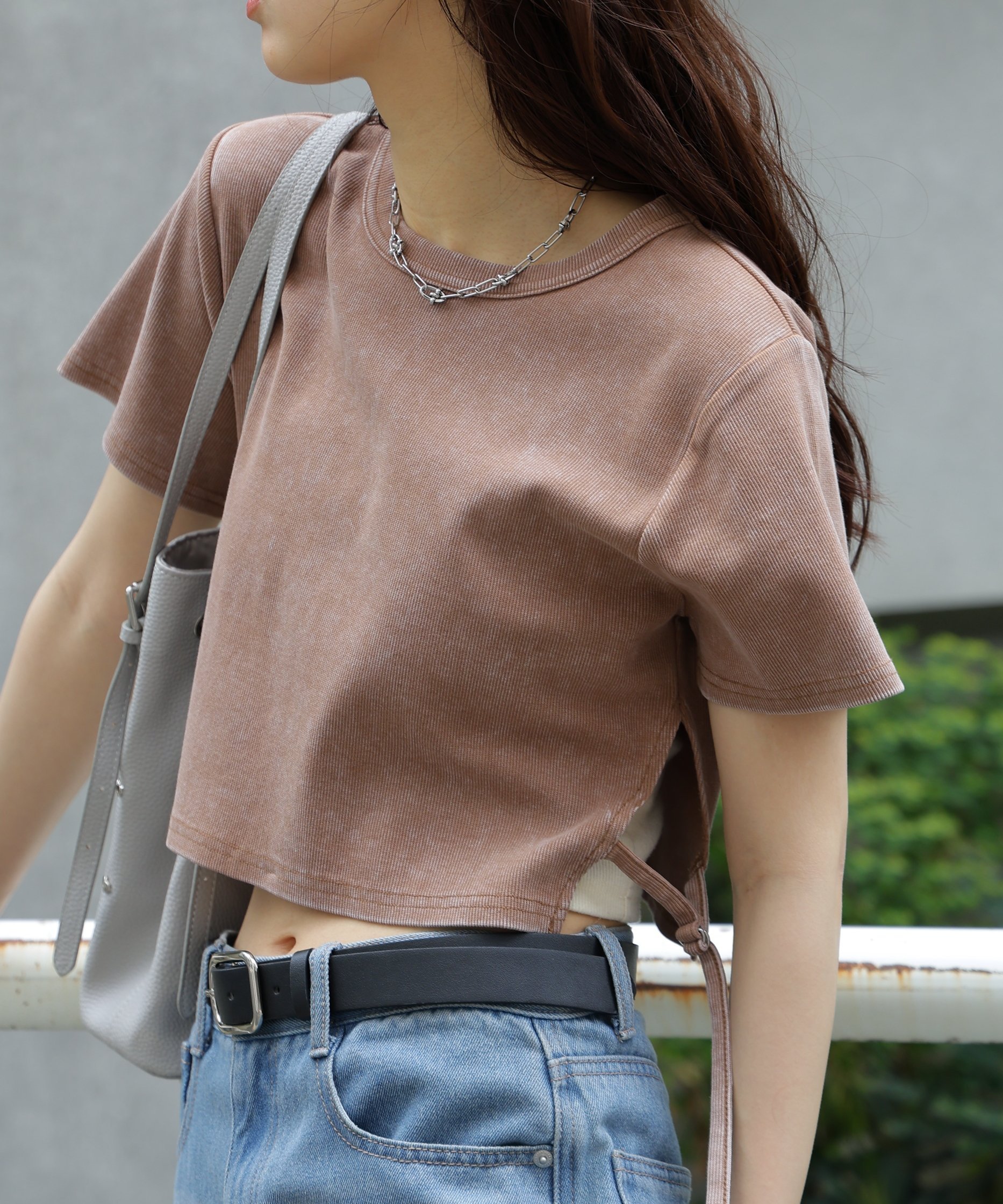 ヴィンテージ加工サイドベルトT フリーズ マート トップス カットソー・Tシャツ ブラック ブラウン ホワイト