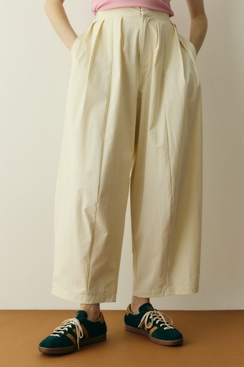 HeRIN.CYE Many tuck cocoon pants ヘリンドットサイ パンツ その他のパンツ ピンク ホワイト ブラック