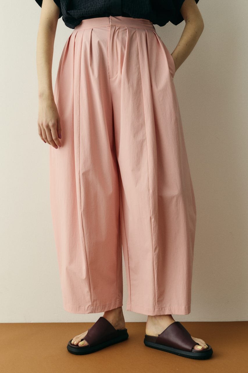 HeRIN.CYE Many tuck cocoon pants ヘリンドットサイ パンツ その他のパンツ ピンク ホワイト ブラック