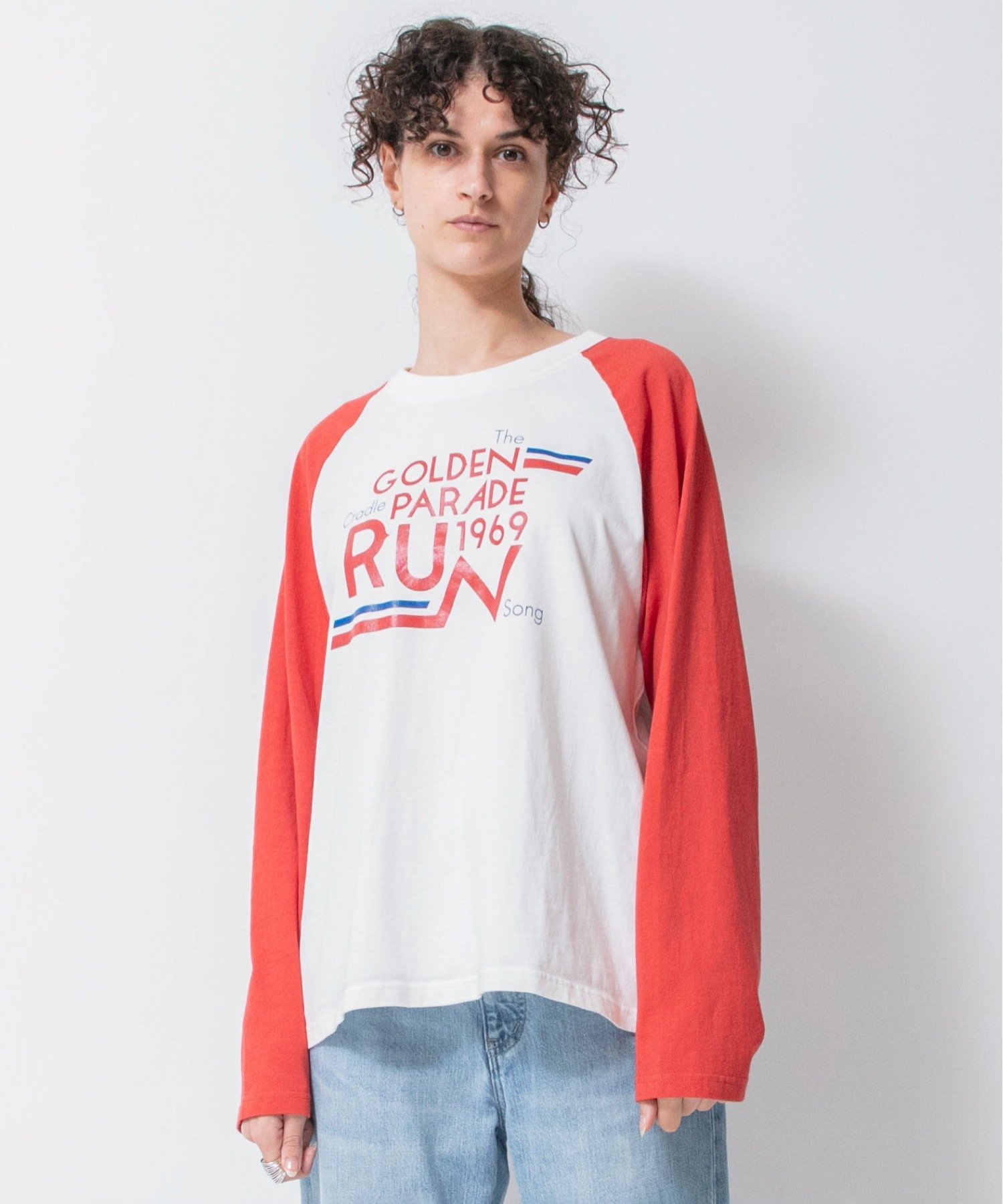 Johnbull Johnbull/(W)【maRket×JB】コラボロンT(RUN) ジョンブルプライベートラボ トップス カットソー・Tシャツ ホワイト レッド