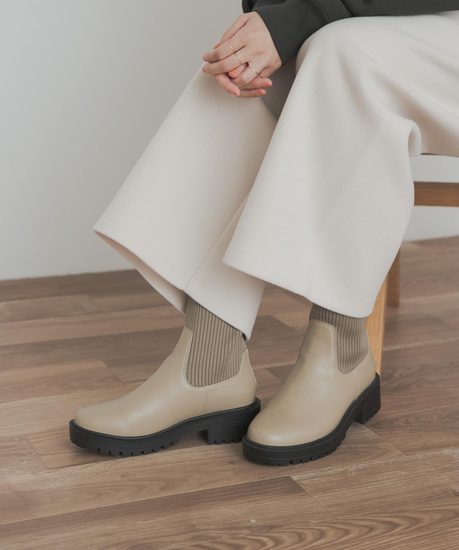 URBAN RESEARCH DOORS ニットドッキングブーツ アーバンリサーチドアーズ シューズ・靴 ブーツ ブラック ベージュ【送料無料】のサムネイル