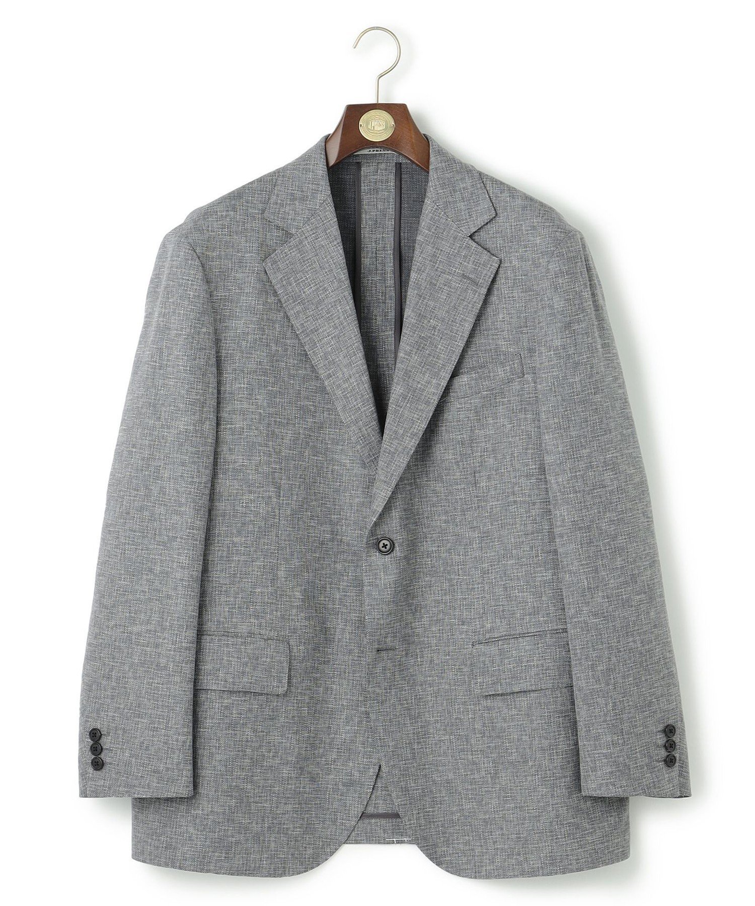 J.PRESS（ジェイプレス）【KING SIZE】【NEW STAGE】 KASURI DYEING メッシュ ジャケットJ.PRESSMENよりキングサイズ展開を開始致します。きちんと感を忘れない夏のアンコンジャケット日本の伝統技術×サスティナブル原料歴史と伝統をつなぎ未来をつなぐJ.PRESSの新たな服作りストーリー【NEWSTAGE】現代そしてこれからの未来にトラディショナルクロージングを伝えていくブランドとして、サスティナブルの観点を大事にした服作りも私たちにとっては重要なテーマであるとJ.PRESSは考えます。そのような「新たなステージ」に応える服のために開発したMADEINJAPANオリジナルファブリックシリーズが「NEWSTAGE」です。■素材ウールのソフトでしなやかな特徴、且つ優れた吸放湿性などの天然の機能性を活かしながら、環境に配慮した間伐材より生まれる再生繊維ビスコースレーヨンをミックスして更にソフトさを高めています。また糸染めには日本の伝統技術である「かすり染め」を部分的に用いて清涼感とリラックス感を演出する色味を表現しております。エレガントで着心地が良い服の条件を満たしながら地球環境にも優しい原料にこだわった「ELEGANT＆ECO」なニュートラディショナルファブリックです。■シルエットオーセンティックモデル同様「ナチュラルショルダー」がJ.PRESSの服哲学を色濃く反映しており、アメリカントラディショナルの真髄が生き続いています。また「細腹」を取らずに二面構成にした身頃の作りもオーセンティックの哲学を継承したものとなっています。一方現代的なスマートさを求めて胸ダーツをとり、センターフックベントはシンプルなセンターベントにしています。また赤パイピングやペンポケットなどを採用せずにより軽やかでソフトな着心地を追求したモデルです。■仕様柔らかさと軽やかさにこだわり毛芯や肩パットを使用せずに縫製テクニックで立体構造を作り上げたJ.PRESSこだわりのアンコンモデルです。■コーディネートかすり染めのランダムな色味のジャケットを用いたスタイリングではパンツに無地を持ってきたほうがシックにまとまります。シャツには無地もしくはマイクロパターンを用いてネクタイにはストライプを合わせると洗練さと知的さを感じる大人のスタイルをお楽しみいただけます。■CLASSICSMODEL1902年カスタムテーラーとして創業したJ.PRESSの伝統とクラフツマンシップを継承しながら現代的なスマートさを感じられるシャープなカッティングでモダンアメリカントラディショナルを表現したクラッシックスモデル。「ナチュラルショルダー」がオーセンティックモデル同様J.PRESSの服哲学を色濃く反映しており、ここにアメリカントラディショナルの真髄が生き続いています。また「細腹」を取らずに二面構成にした身頃の作りもオーセンティックの哲学を継承したものとなっています。一方現代的なスマートさを求め胸ダーツをとり、センターフックベントはシンプルなセンターベントにしています。また赤パイピングやペンポケットなどを採用せずにより軽やかでソフトな着心地を追求したモデルです。※モデル画像の商品はサンプルです。実際の商品と色味、仕様、加工、サイズ、素材等が若干異なる場合がございます。※照明の関係により、実際よりもやや明るく見える場合がございます。またパソコンなどの環境により、若干製品と画像のカラーが異なる場合もございます。予めご了承くださいませ。型番：JKOXCM0210-s-1l KN4418【採寸】サイズ前身頃後身頃身幅肩幅ウエストそで丈袖(二の腕)幅背抜きor総裏or裏無し2L80.076.058.050.0111.062.520.5裏無し商品のサイズについて【商品詳細】中国素材：ライトグレー系：[表地]毛:70%、レーヨン:25%、絹:5%[裏地]キュプラ:100%[袖裏]キュプラ:100%サイズ：2L[2L]【本体のみ】洗濯不可 漂白不可 タンブル乾燥不可 アイロンは150℃まで 弱いドライクリーニング（石油系）可 ウェットクリーニング不可※画面上と実物では多少色具合が異なって見える場合もございます。ご了承ください。商品のカラーについて 【予約商品について】 ※「先行予約販売中」「予約販売中」をご注文の際は予約商品についてをご確認ください。■重要なお知らせ※ 当店では、ギフト配送サービス及びラッピングサービスを行っておりません。ラッピング・ギフト配送について同時に複数の商品を注文された場合メーカー希望小売価格についてご利用ガイドJ.PRESS（ジェイプレス）【KING SIZE】【NEW STAGE】 KASURI DYEING メッシュ ジャケットJ.PRESSMENよりキングサイズ展開を開始致します。きちんと感を忘れない夏のアンコンジャケット日本の伝統技術×サスティナブル原料歴史と伝統をつなぎ未来をつなぐJ.PRESSの新たな服作りストーリー【NEWSTAGE】現代そしてこれからの未来にトラディショナルクロージングを伝えていくブランドとして、サスティナブルの観点を大事にした服作りも私たちにとっては重要なテーマであるとJ.PRESSは考えます。そのような「新たなステージ」に応える服のために開発したMADEINJAPANオリジナルファブリックシリーズが「NEWSTAGE」です。■素材ウールのソフトでしなやかな特徴、且つ優れた吸放湿性などの天然の機能性を活かしながら、環境に配慮した間伐材より生まれる再生繊維ビスコースレーヨンをミックスして更にソフトさを高めています。また糸染めには日本の伝統技術である「かすり染め」を部分的に用いて清涼感とリラックス感を演出する色味を表現しております。エレガントで着心地が良い服の条件を満たしながら地球環境にも優しい原料にこだわった「ELEGANT＆ECO」なニュートラディショナルファブリックです。■シルエットオーセンティックモデル同様「ナチュラルショルダー」がJ.PRESSの服哲学を色濃く反映しており、アメリカントラディショナルの真髄が生き続いています。また「細腹」を取らずに二面構成にした身頃の作りもオーセンティックの哲学を継承したものとなっています。一方現代的なスマートさを求めて胸ダーツをとり、センターフックベントはシンプルなセンターベントにしています。また赤パイピングやペンポケットなどを採用せずにより軽やかでソフトな着心地を追求したモデルです。■仕様柔らかさと軽やかさにこだわり毛芯や肩パットを使用せずに縫製テクニックで立体構造を作り上げたJ.PRESSこだわりのアンコンモデルです。■コーディネートかすり染めのランダムな色味のジャケットを用いたスタイリングではパンツに無地を持ってきたほうがシックにまとまります。シャツには無地もしくはマイクロパターンを用いてネクタイにはストライプを合わせると洗練さと知的さを感じる大人のスタイルをお楽しみいただけます。■CLASSICSMODEL1902年カスタムテーラーとして創業したJ.PRESSの伝統とクラフツマンシップを継承しながら現代的なスマートさを感じられるシャープなカッティングでモダンアメリカントラディショナルを表現したクラッシックスモデル。「ナチュラルショルダー」がオーセンティックモデル同様J.PRESSの服哲学を色濃く反映しており、ここにアメリカントラディショナルの真髄が生き続いています。また「細腹」を取らずに二面構成にした身頃の作りもオーセンティックの哲学を継承したものとなっています。一方現代的なスマートさを求め胸ダーツをとり、センターフックベントはシンプルなセンターベントにしています。また赤パイピングやペンポケットなどを採用せずにより軽やかでソフトな着心地を追求したモデルです。※モデル画像の商品はサンプルです。実際の商品と色味、仕様、加工、サイズ、素材等が若干異なる場合がございます。※照明の関係により、実際よりもやや明るく見える場合がございます。またパソコンなどの環境により、若干製品と画像のカラーが異なる場合もございます。予めご了承くださいませ。型番：JKOXCM0210-s-1l KN4418【採寸】サイズ前身頃後身頃身幅肩幅ウエストそで丈袖(二の腕)幅背抜きor総裏or裏無し2L80.076.058.050.0111.062.520.5裏無し商品のサイズについて【商品詳細】中国素材：ライトグレー系：[表地]毛:70%、レーヨン:25%、絹:5%[裏地]キュプラ:100%[袖裏]キュプラ:100%サイズ：2L[2L]【本体のみ】洗濯不可 漂白不可 タンブル乾燥不可 アイロンは150℃まで 弱いドライクリーニング（石油系）可 ウェットクリーニング不可※画面上と実物では多少色具合が異なって見える場合もございます。ご了承ください。商品のカラーについて