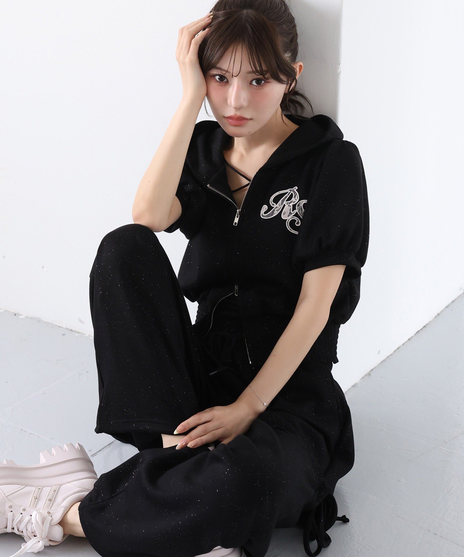 【SALE／10%OFF】one after another NICE CLAUP 【セットアップ可能】レースロゴ刺繡半袖ラメパーカー ワンアフターアナザー ナイスクラップ トップス その他のトップス ブラック グレー ピンク【送料無料】（楽天・Rakuten Fashion）