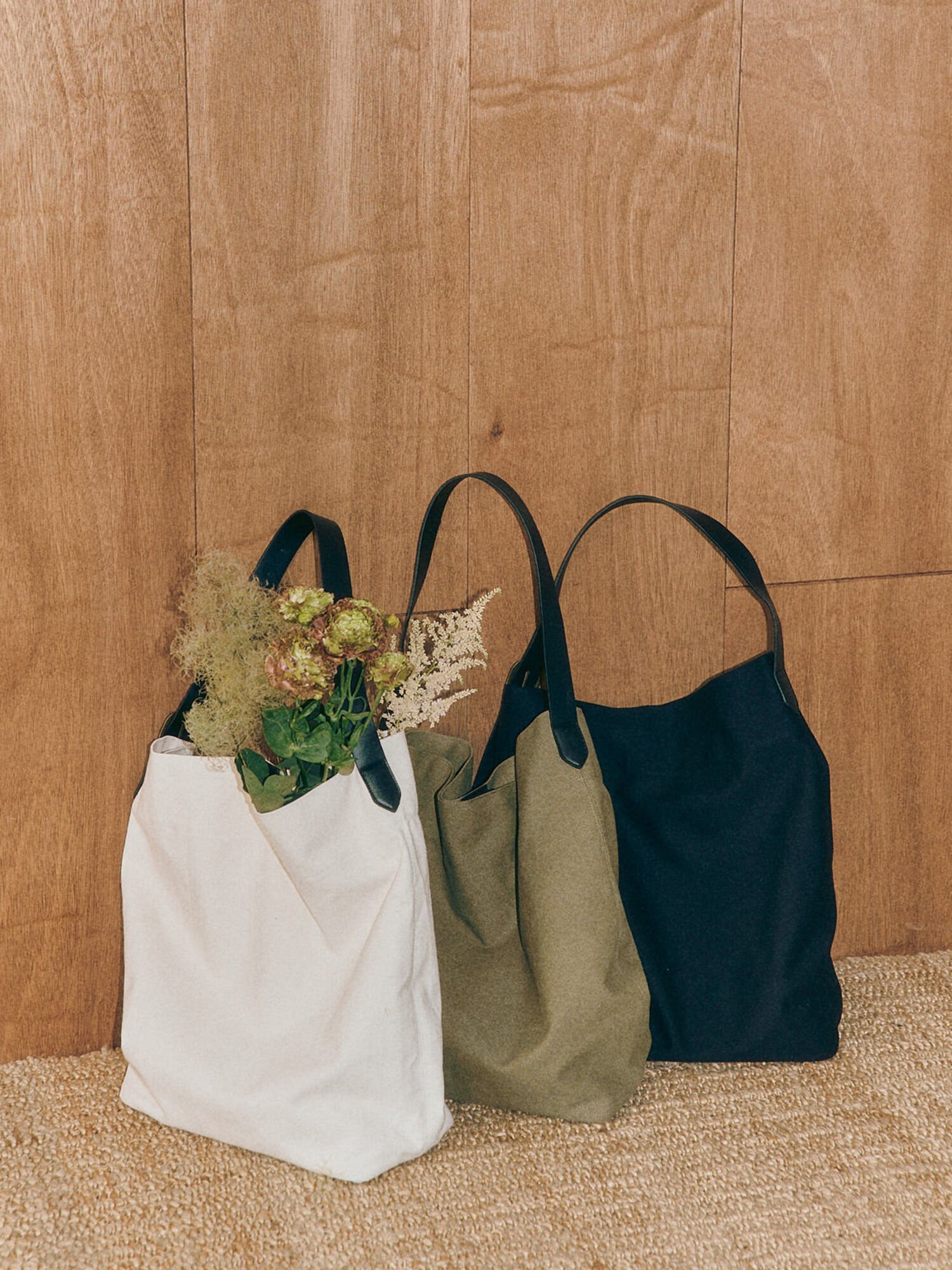 Lugnoncure キャンバスショルダートートバッグ《2025autumn catalog item》 テチチ バッグ ハンドバッ..