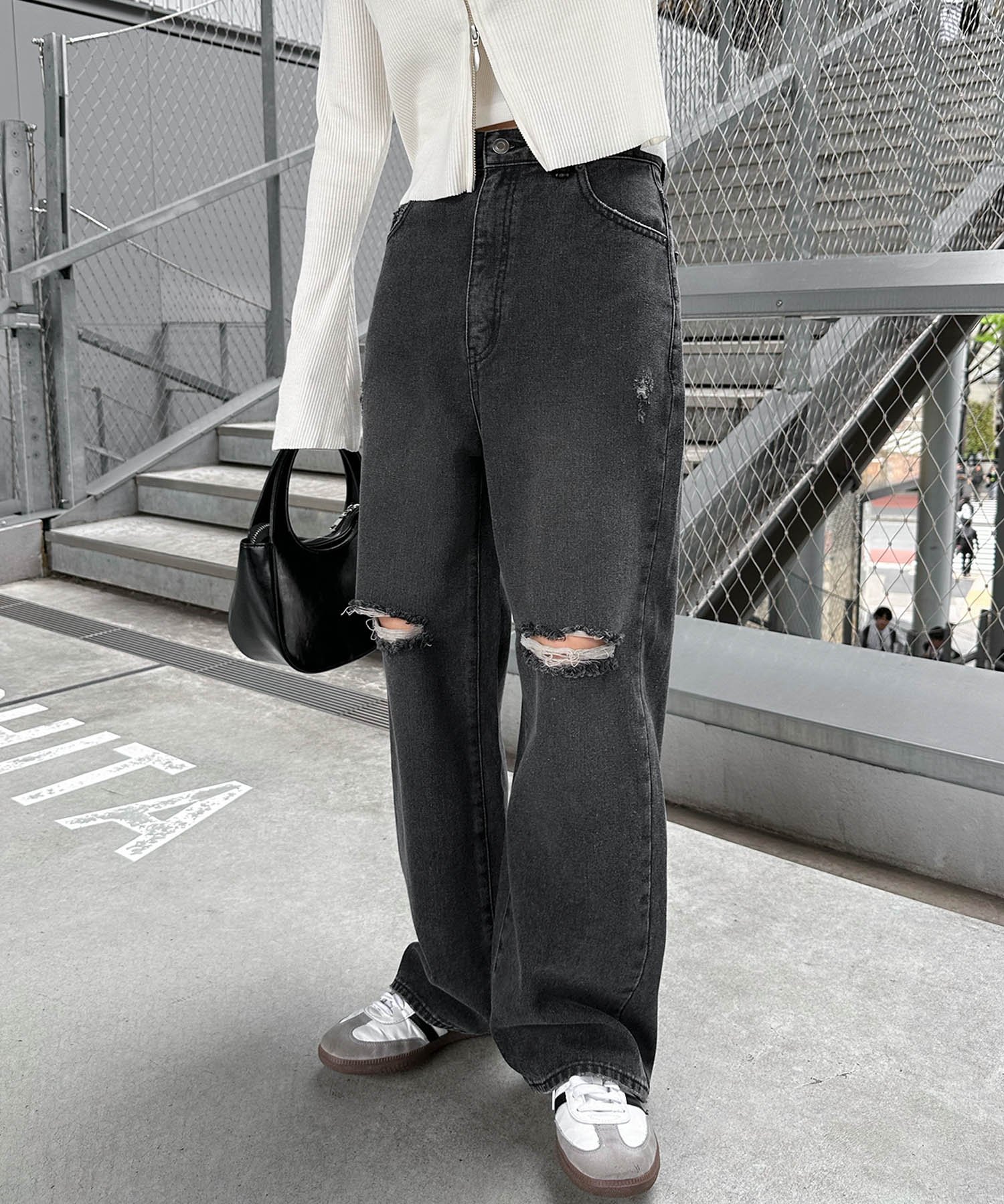 【SALE／35%OFF】andme ダメージ加工 ワイド デニム パンツ アンドミー パンツ ジーンズ・デニムパンツ ブルー ブラックのサムネイル