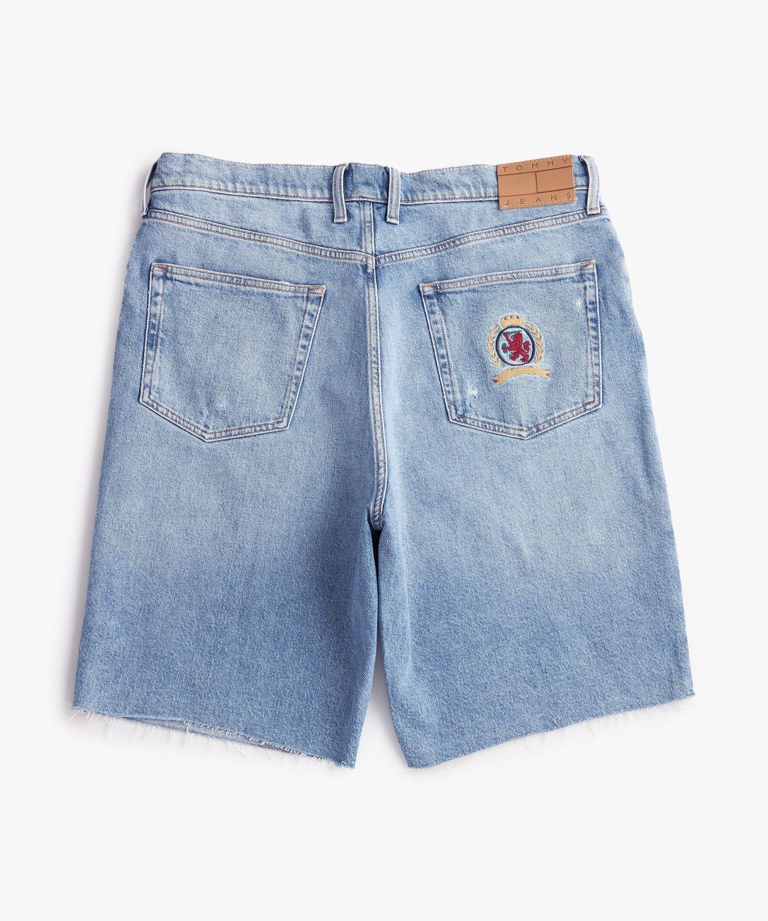 【SALE／50%OFF】TOMMY JEANS リラックスショートデニムパンツ トミーヒルフィガー パンツ その他のパンツ ブルー【送料無料】