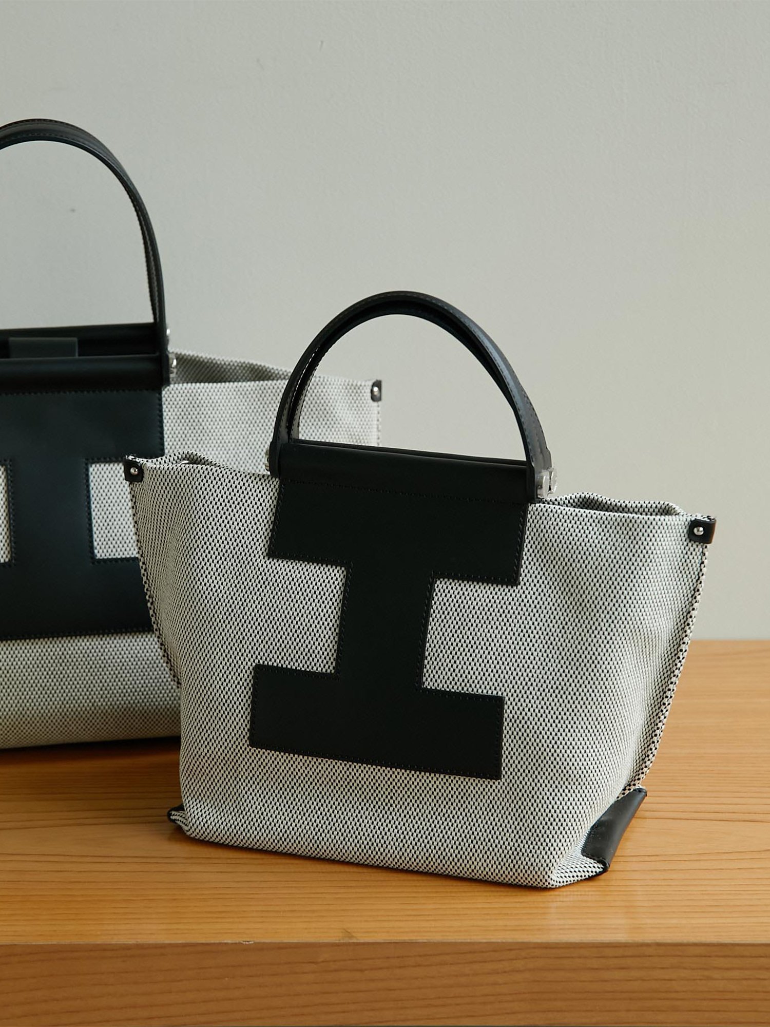 【SALE／30%OFF】GALLARDAGALANTE 【IACUCCI】キャンバスバッグ/SALE E PEPE GRANDE/S ガリャルダガランテ バッグ トートバッグ ブラック ホワイト【送料無料】のサムネイル