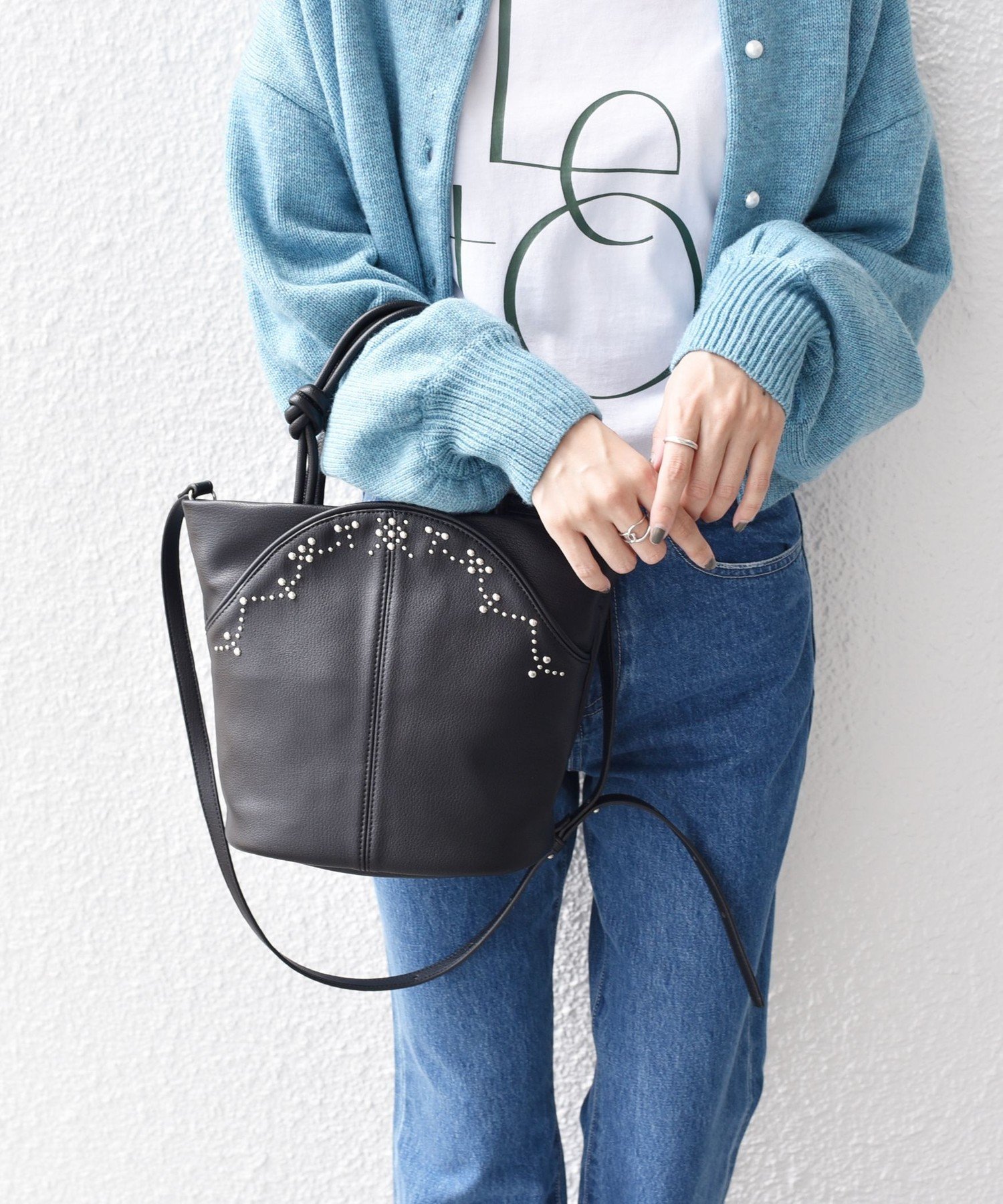 【SALE／50%OFF】SHIPS WOMEN *スタッズ2WAYトート◇ シップス バッグ トートバッグ グレー ベージュ ブラック【送料無料】のサムネイル