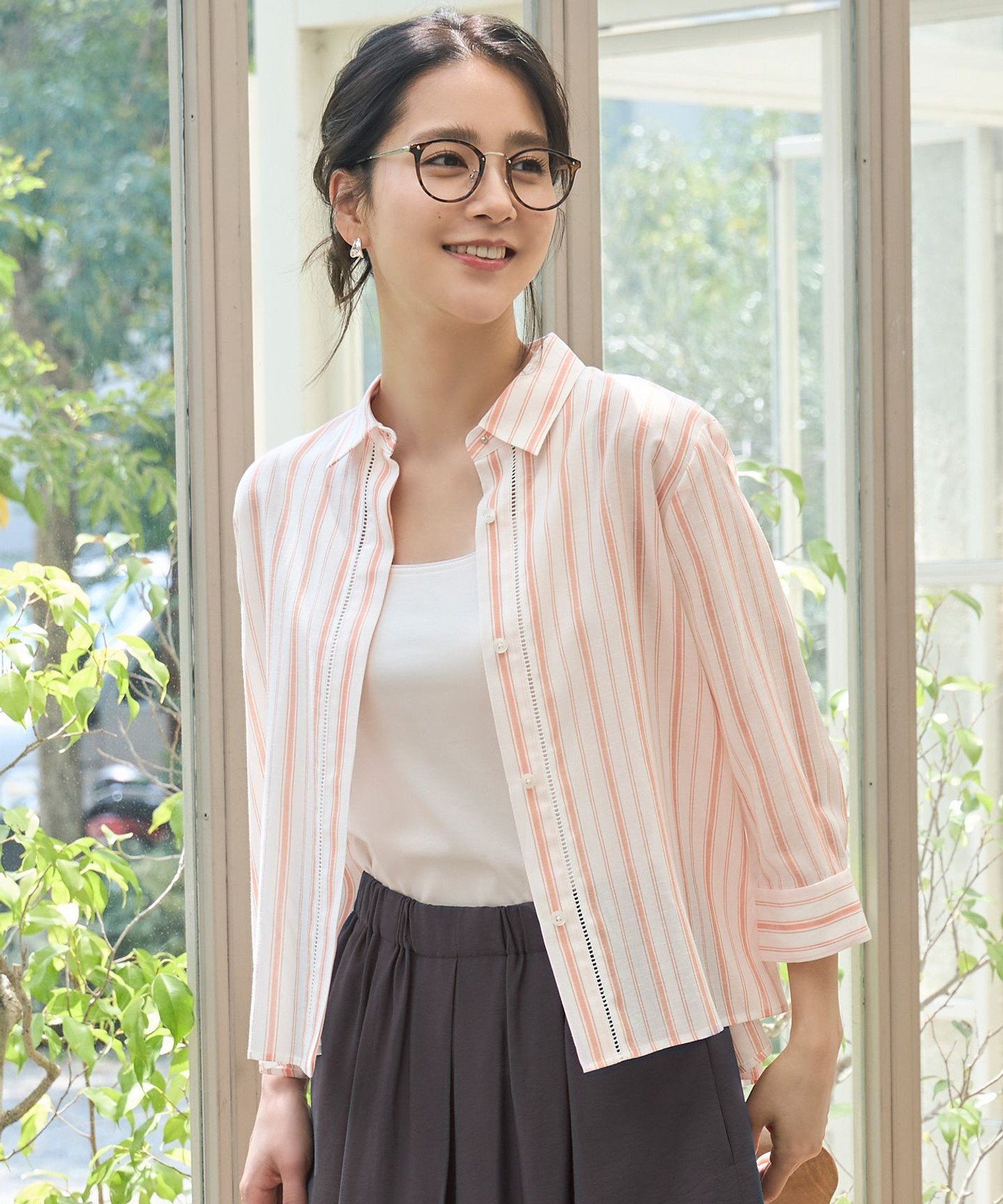 【SALE／30%OFF】自由区 S 【ドラマ「明日はもっと いい日になる」着用】【接触冷感・吸水速乾・洗える】ナチュラルリネンクロップド丈 シャツ ジユウク トップス シャツ・ブラウス ベージュ ホワイト ネイビー【送料無料】のサムネイル