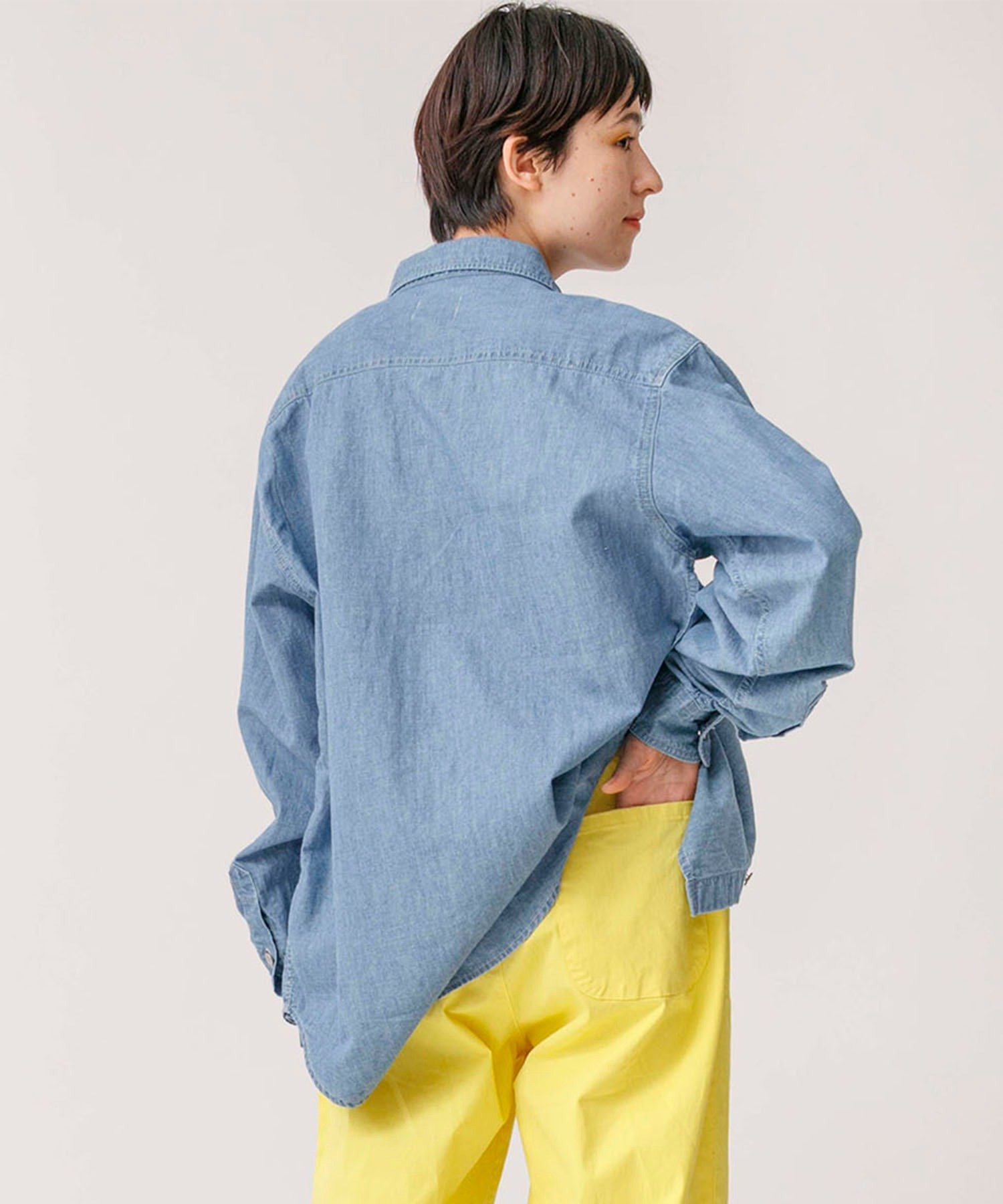 Johnbull Private labo 【DENIM DELIGHT DAYS】コットンリネンシャンブレータックボタンシャツ ジョンブルプライベートラボ トップス シャツ・ブラウス ブルー