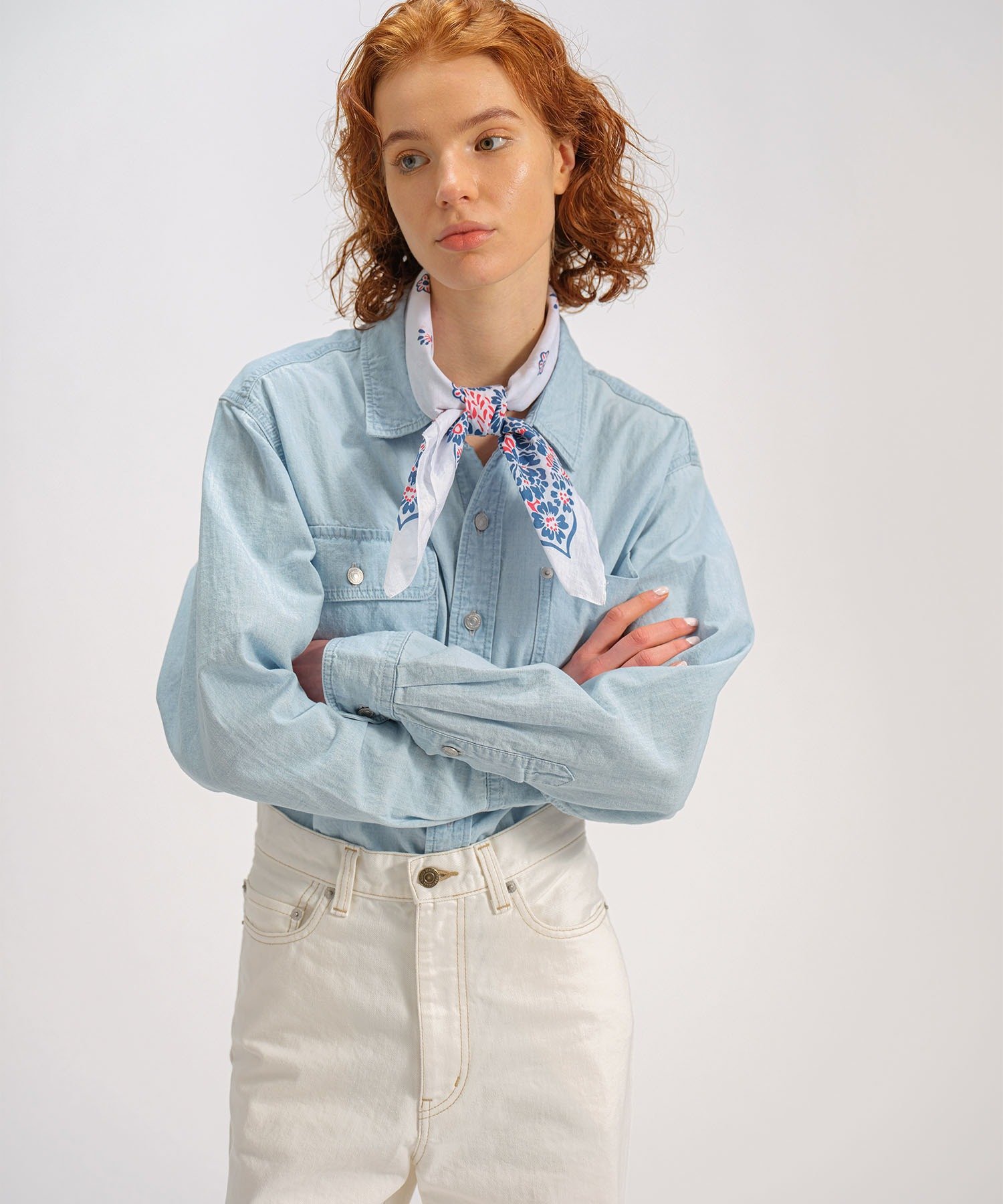 Johnbull Private labo 【DENIM DELIGHT DAYS】コットンリネンシャンブレータックボタンシャツ ジョンブルプライベートラボ トップス シャツ・ブラウス ブルー