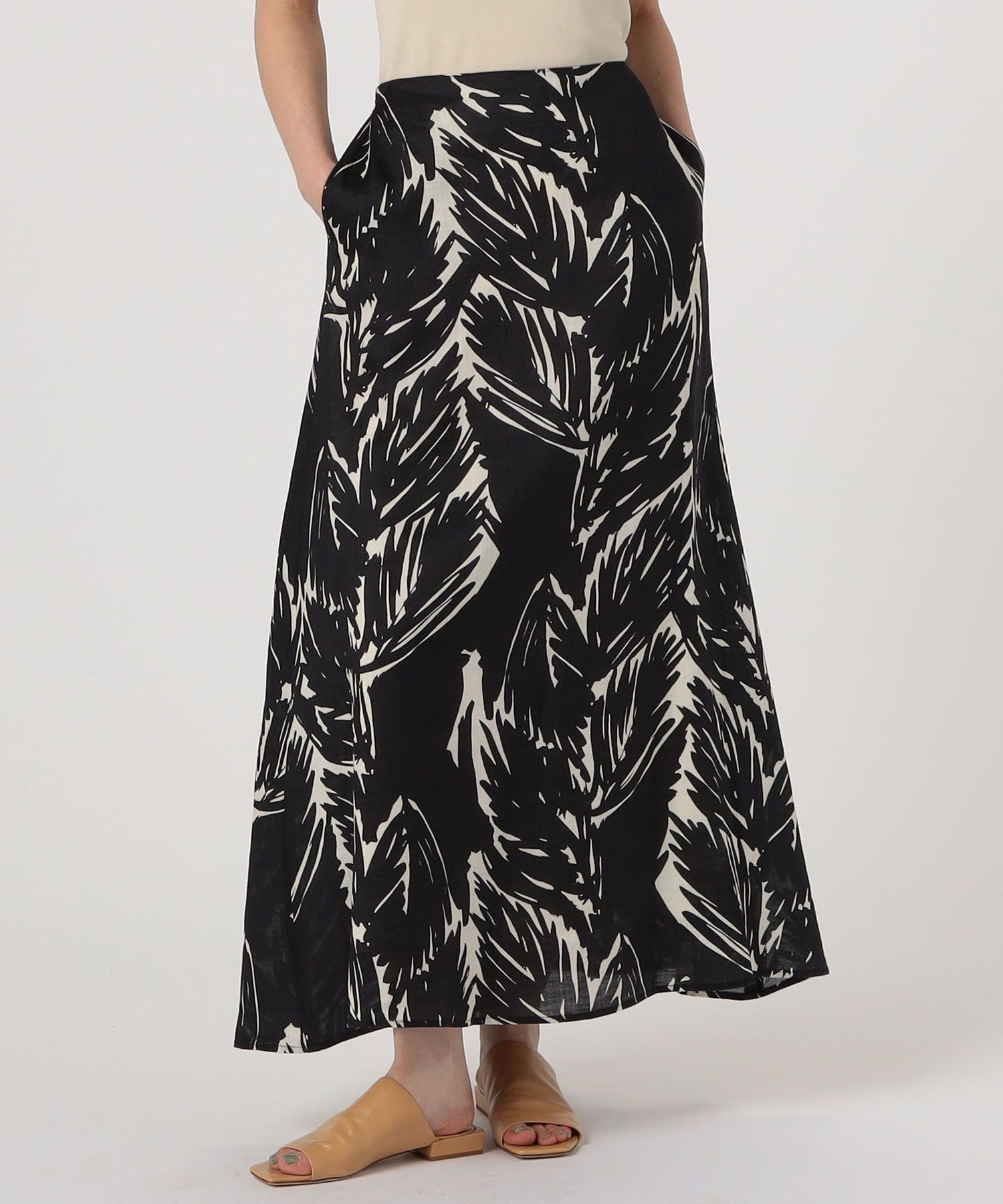 【SALE／50%OFF】TOMORROWLAND GOODS WRITEWELL リーフパターンロングスカート トゥモローランド スカート ロング・マキシスカート ブラック【送料無料】