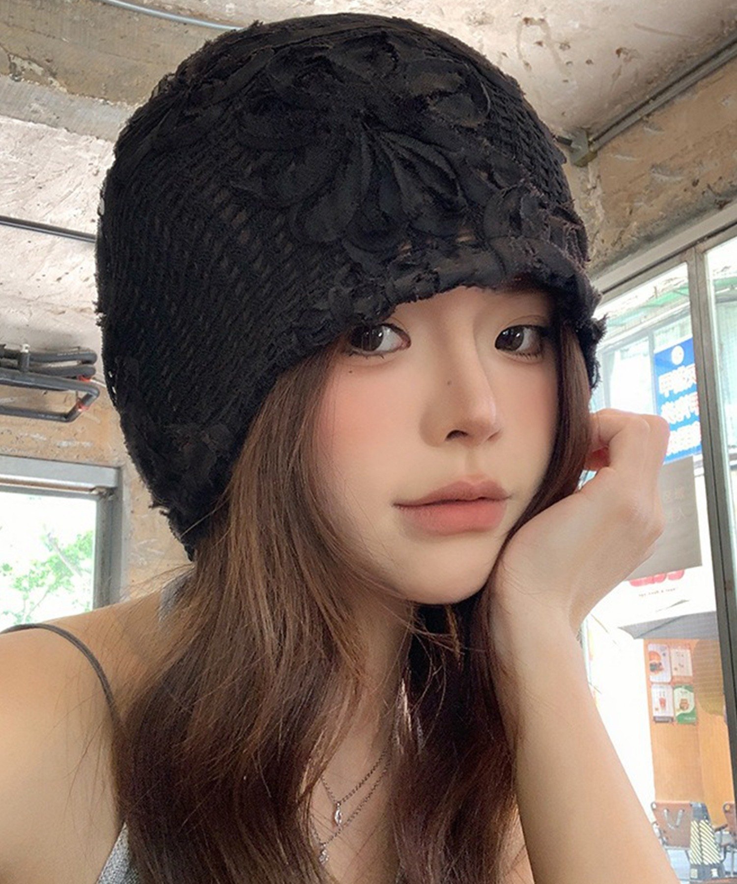 c.u.l ローゲージ クロシェ かぎ網 お花 ニットキャップ cula1404 チュクラ 帽子 ニット帽・ビーニー ホワイト ブラック