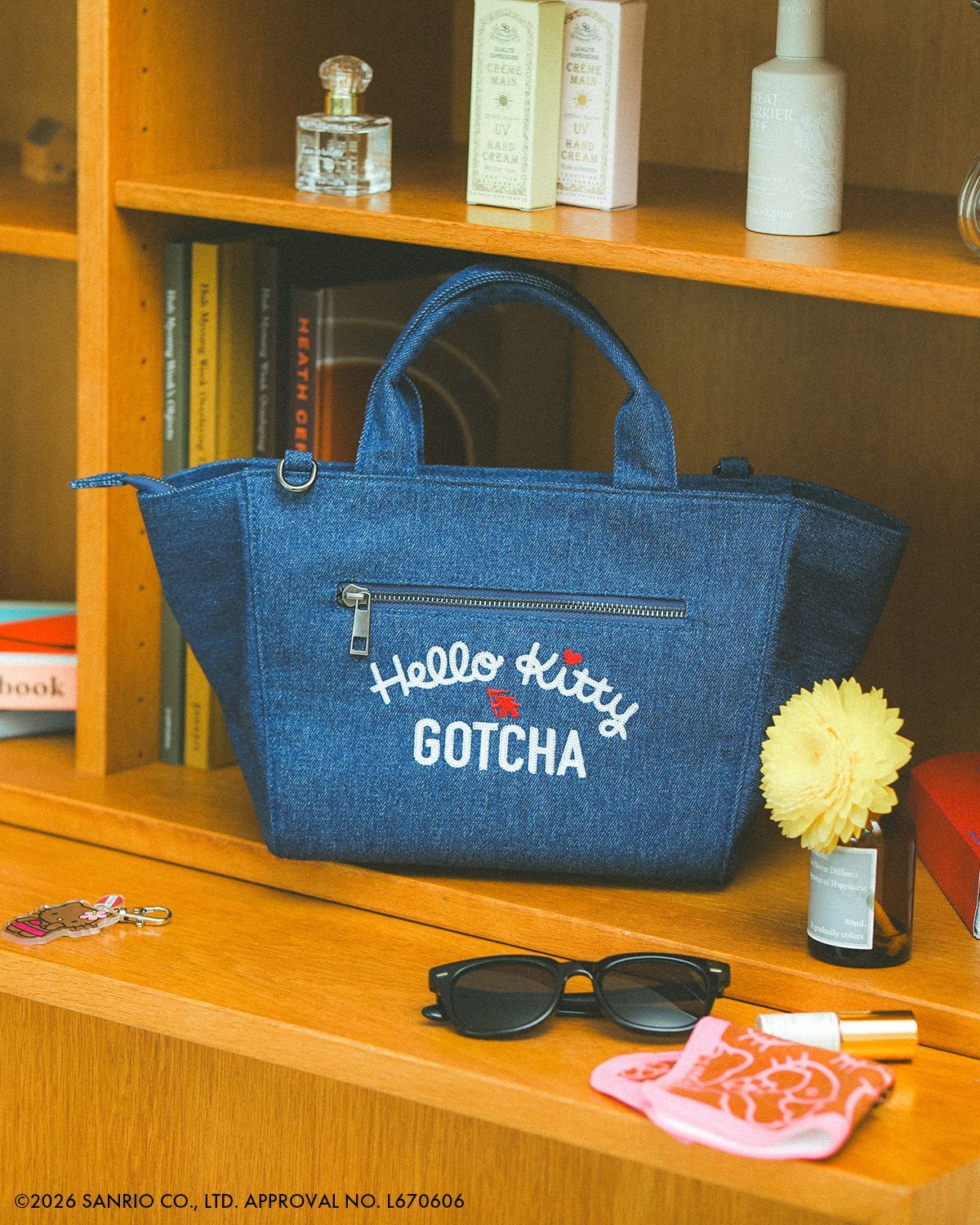 【GOTCHA ガッチャ】 日焼け ハローキティ デニム トートバッグ ガッチャ バッグ トートバッグ ブルー