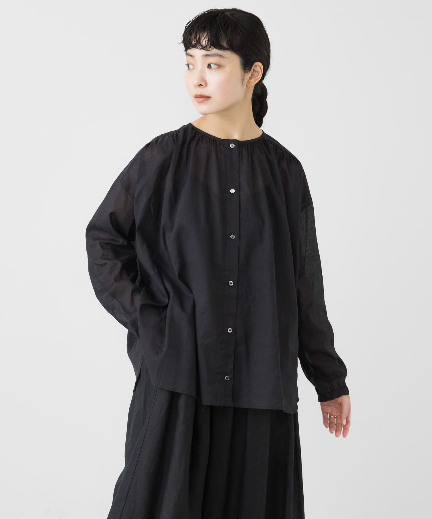 かぐれ ラミーコットンギャザーブラウス カグレ トップス シャツ・ブラウス ブラック ホワイト【送料無料】のサムネイル