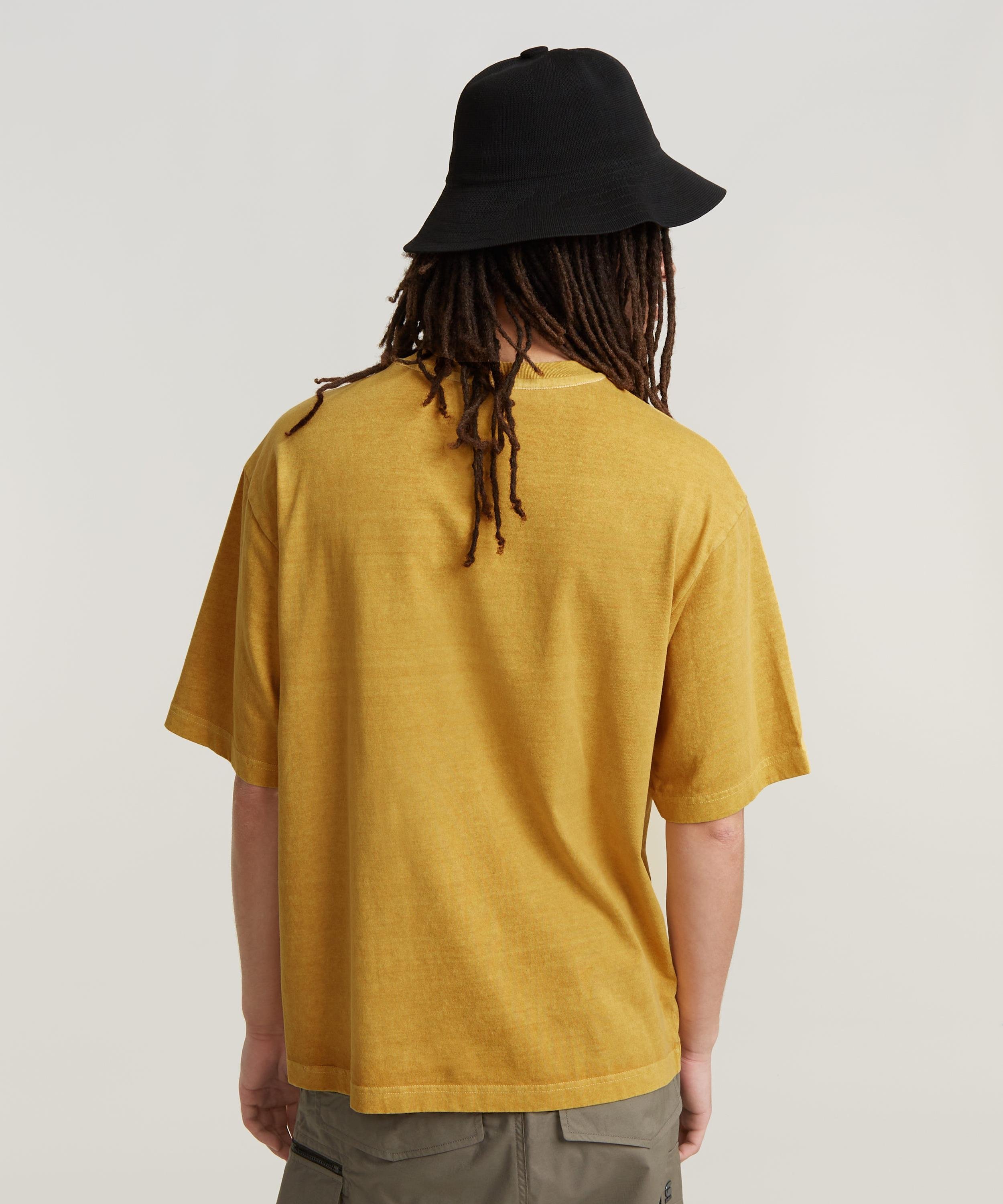 【公式ショップ】OVERDYED CENTER CHEST BOXY T-SHIRT/オーバーダイフロントロゴオーバーサイズT ジースターロゥ トップス カットソー・Tシャツ イエロー