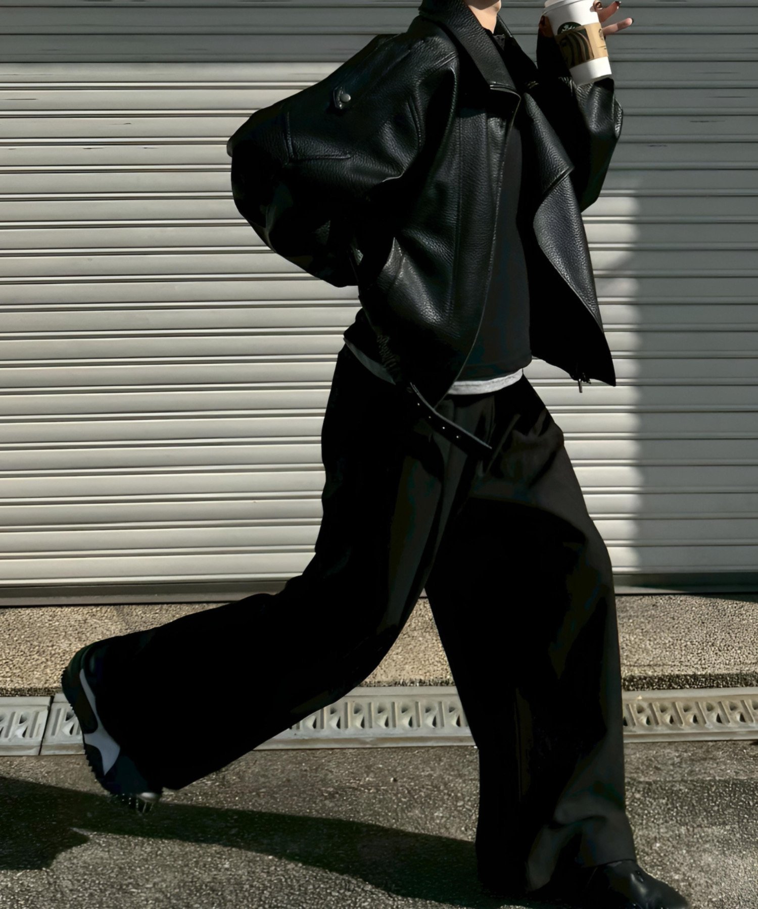 + 【Chikashitsu +】over tuck slacks / スラックス ワイドパンツ タックパンツ ネバーマインドザエックスユー／チカシツプラス パンツ スラックス・ドレスパンツ グレー ブラック