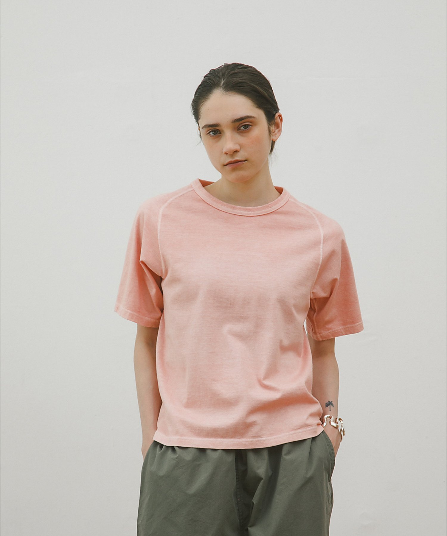 【公式】ナイジェル・ケーボン / WOMAN / フリーダムスリーブ Tシャツ ナイジェル・ケーボン トップス カットソー・Tシャツ ピンク ホワイト グリーン