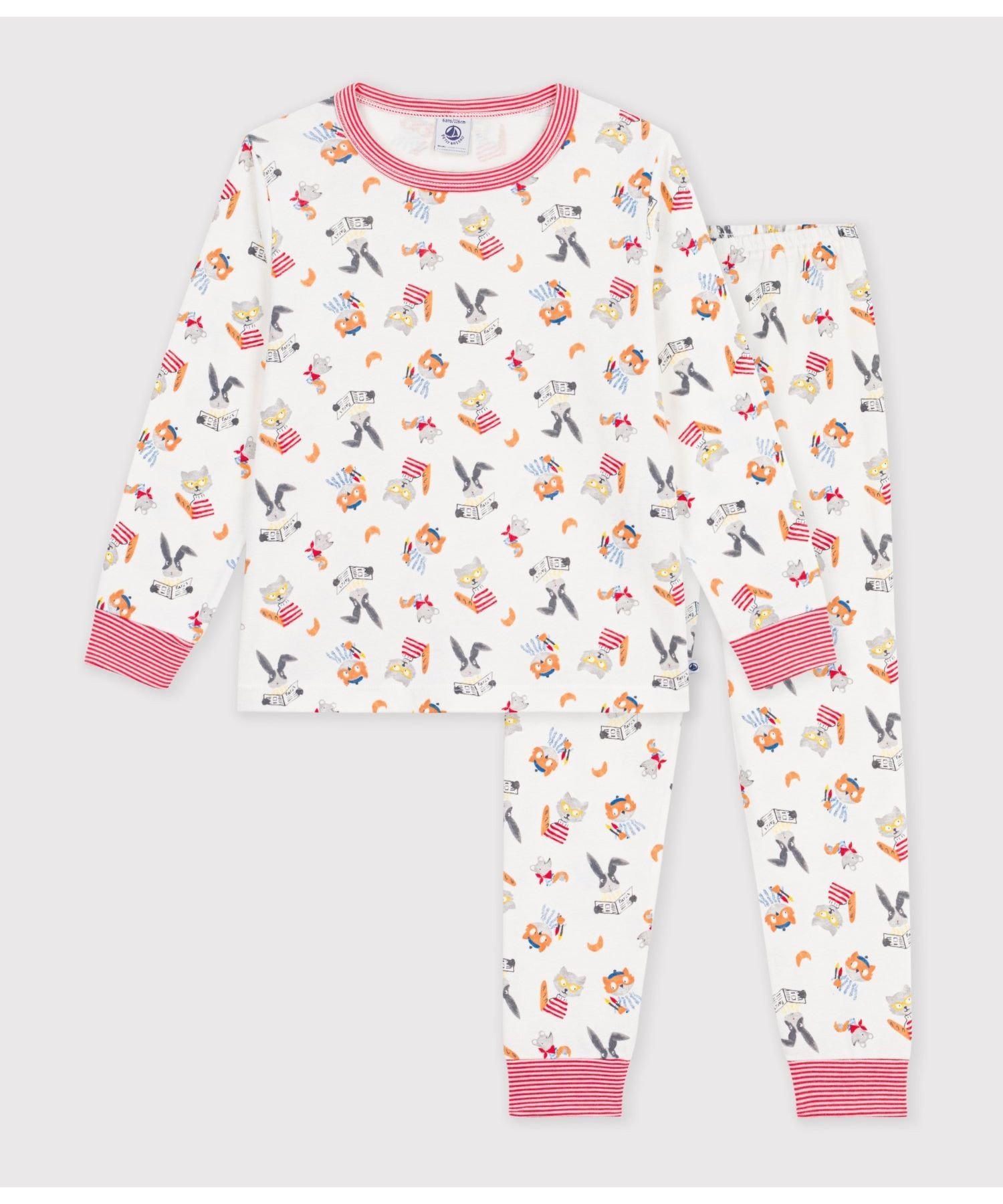PETIT BATEAU（プチバトー）アニマルプリント長袖パジャマパリの仲間たちと過ごす、わくわく楽しいおやすみ時間素材の特徴伸縮性に富んだ1×1リブ編み素材 「第二の肌」と呼ばれるやわらかな肌触りが特徴 厳正な検査基準を持つGOTS認証のオーガニックコットンを使用新聞を読むウサギやバゲットを抱えたネコなど、パリをイメージした愛らしいモチーフを散りばめた長袖パジャマです。ブランドを象徴するミラレボーダーを襟元や袖口、裾口にあしらい、デザインのアクセントに。毎日のおやすみ時間が待ち遠しくなる、遊び心あふれる一着です。型番：A0GCUA-01-040 SR7433【採寸】サイズ上　着丈身幅袖丈下　着丈ウエスト2才 86cm36cm30cm30cm47cm19.5cm3才 95cm38.5cm31cm32.5cm51.9cm20cm4才 104cm41cm32cm35cm56.5cm20.5cm5才 110cm43cm33cm37.5cm59.9cm21cm商品のサイズについて【商品詳細】モロッコ素材：100%綿サイズ：2才 86cm、3才 95cm、4才 104cm、5才 110cm※画面上と実物では多少色具合が異なって見える場合もございます。ご了承ください。商品のカラーについてPETIT BATEAU（プチバトー）アニマルプリント長袖パジャマパリの仲間たちと過ごす、わくわく楽しいおやすみ時間素材の特徴伸縮性に富んだ1×1リブ編み素材 「第二の肌」と呼ばれるやわらかな肌触りが特徴 厳正な検査基準を持つGOTS認証のオーガニックコットンを使用新聞を読むウサギやバゲットを抱えたネコなど、パリをイメージした愛らしいモチーフを散りばめた長袖パジャマです。ブランドを象徴するミラレボーダーを襟元や袖口、裾口にあしらい、デザインのアクセントに。毎日のおやすみ時間が待ち遠しくなる、遊び心あふれる一着です。型番：A0GCUA-01-040 SR7433【採寸】サイズ上　着丈身幅袖丈下　着丈ウエスト2才 86cm36cm30cm30cm47cm19.5cm3才 95cm38.5cm31cm32.5cm51.9cm20cm4才 104cm41cm32cm35cm56.5cm20.5cm5才 110cm43cm33cm37.5cm59.9cm21cm商品のサイズについて【商品詳細】モロッコ素材：100%綿サイズ：2才 86cm、3才 95cm、4才 104cm、5才 110cm※画面上と実物では多少色具合が異なって見える場合もございます。ご了承ください。商品のカラーについて