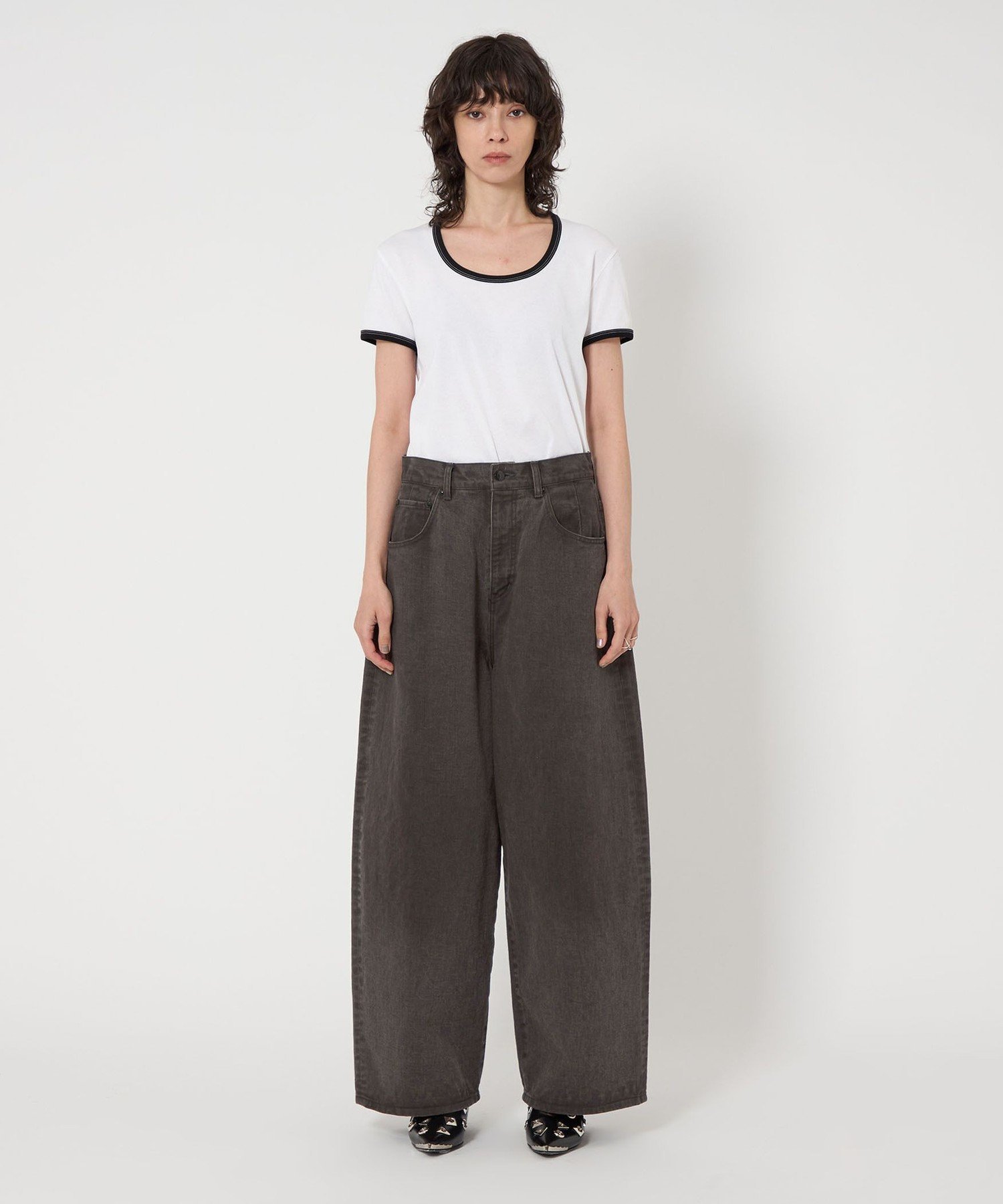 ＜ASTRAET＞BIG バルーン カラーデニムパンツ UNISEX ユナイテッドアローズ パンツ ジーンズ・デニムパンツ グレー ベージュ