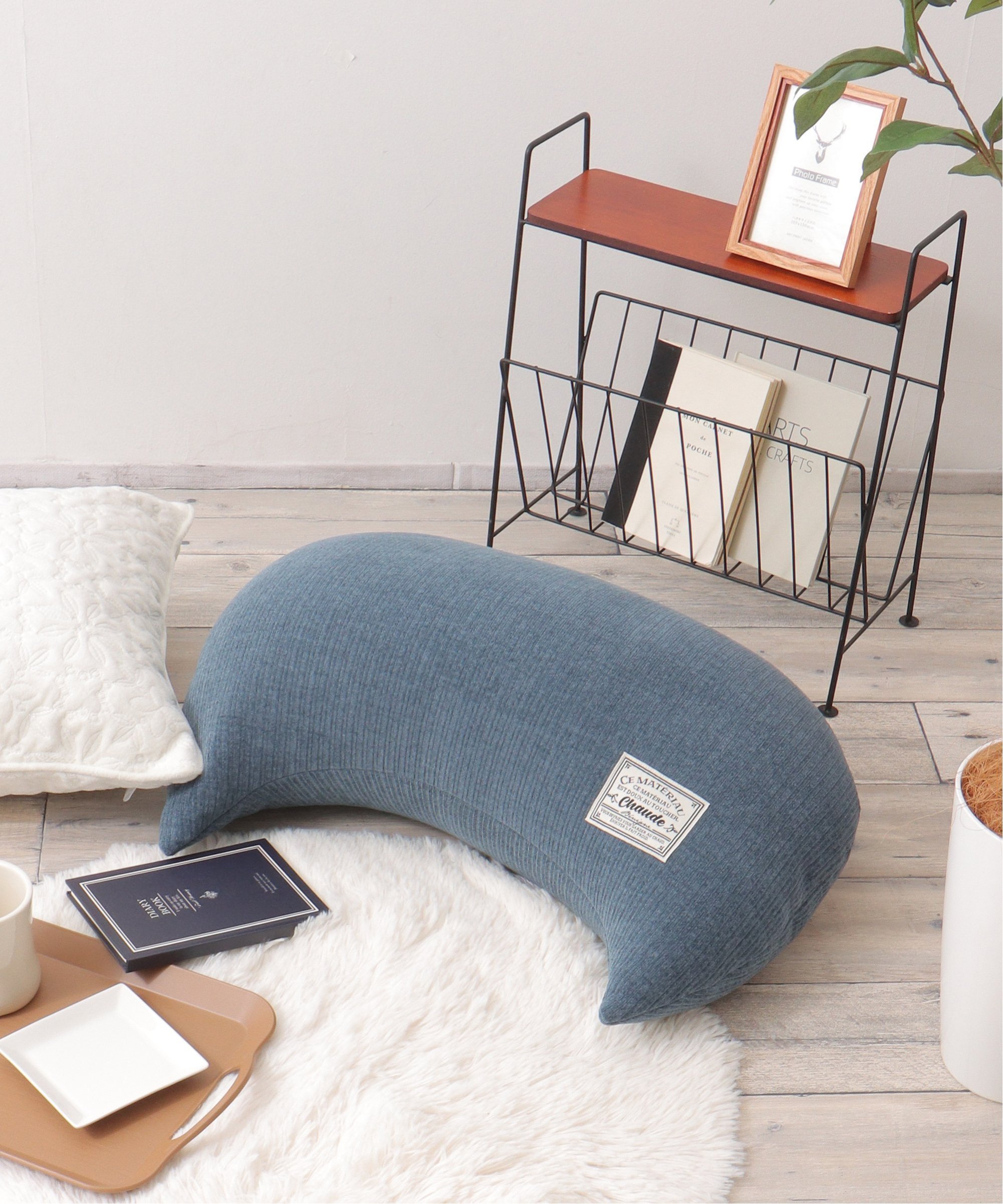 LBC with Life ニーファ バナナクッション エルビーシー インテリア・生活雑貨 クッション・クッション..