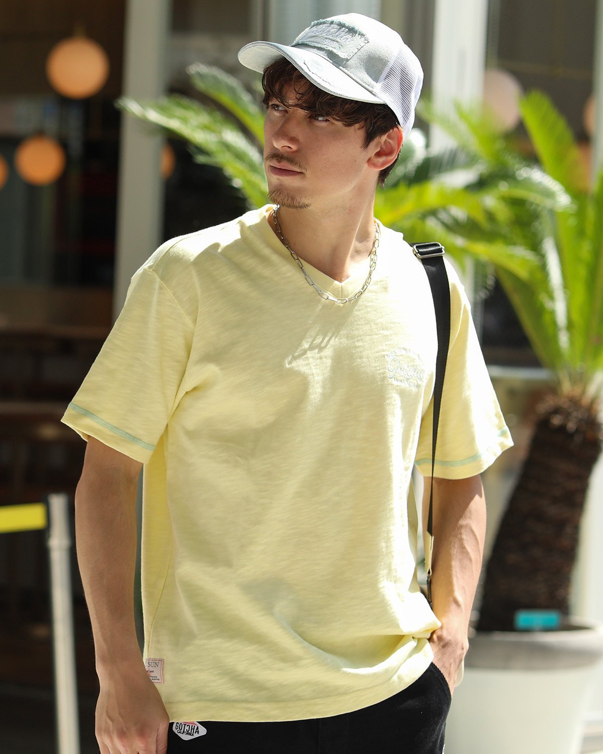 【GOTCHA ガッチャ】 デオドラント スラブ 浅V T ガッチャ トップス カットソー・Tシャツ ブルー ホワイト