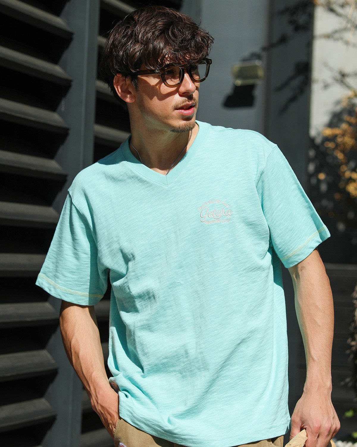 【GOTCHA ガッチャ】 デオドラント スラブ 浅V T ガッチャ トップス カットソー・Tシャツ ブルー ホワイト