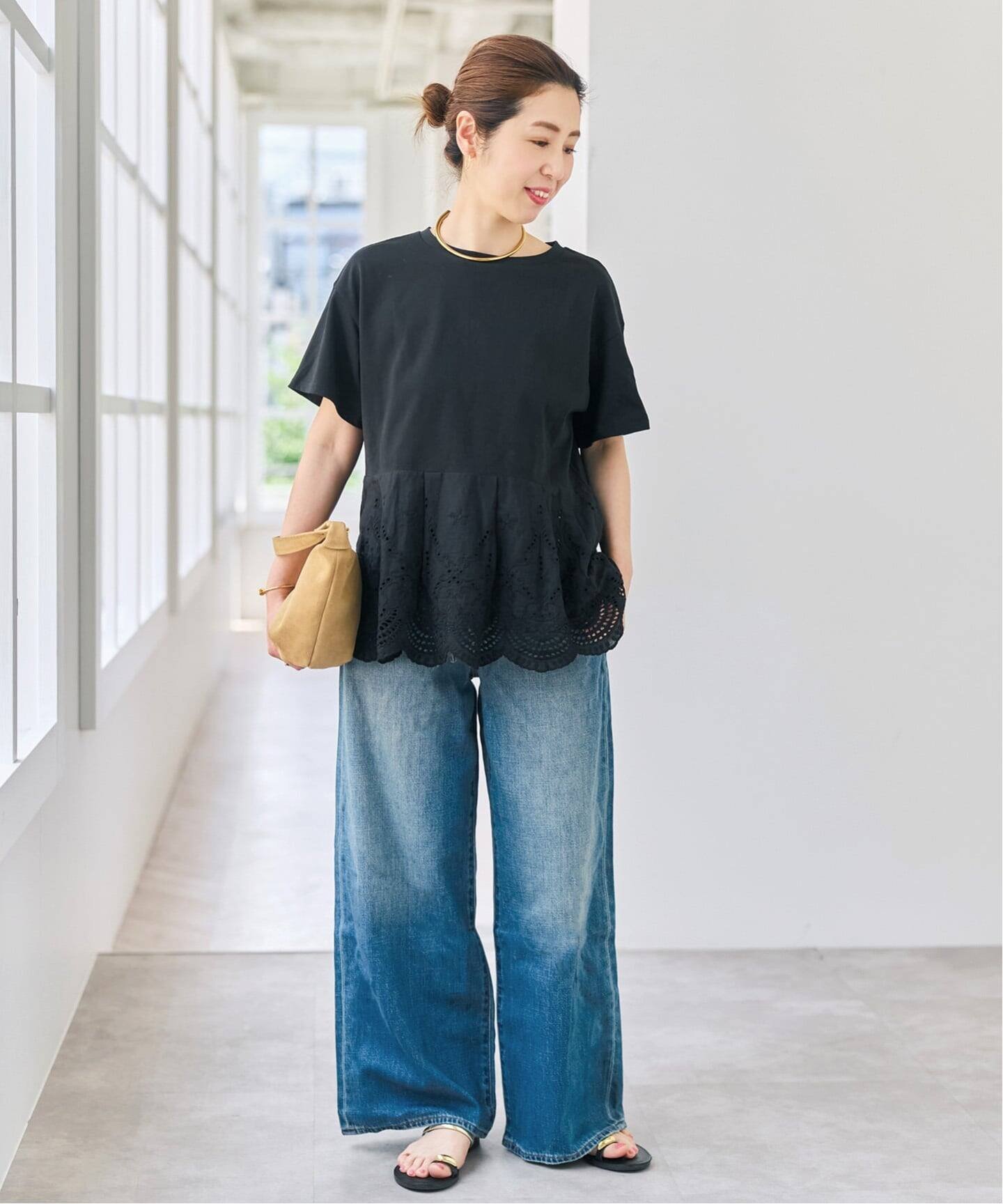 Spick & Span 《WEB限定 / 追加予約》カットワークレースペプラムTシャツ スピックアンドスパン トップス カットソー・Tシャツ ブラック ホワイト