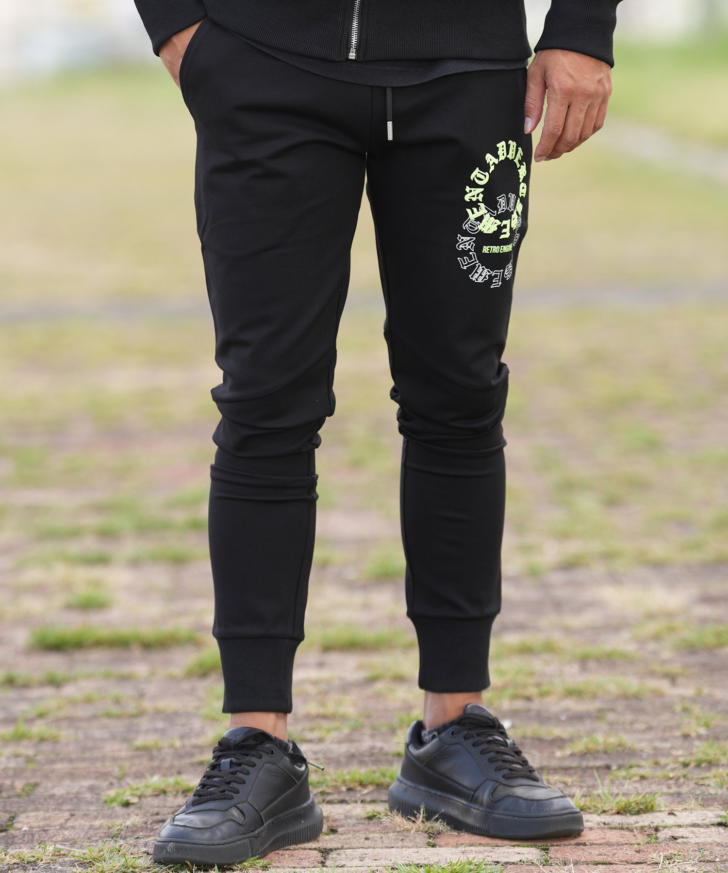 Retro Engine RTEG O.E Neon Foam SW PT アダムスジャグラー パンツ ジャージ・スウェットパンツ グレ..