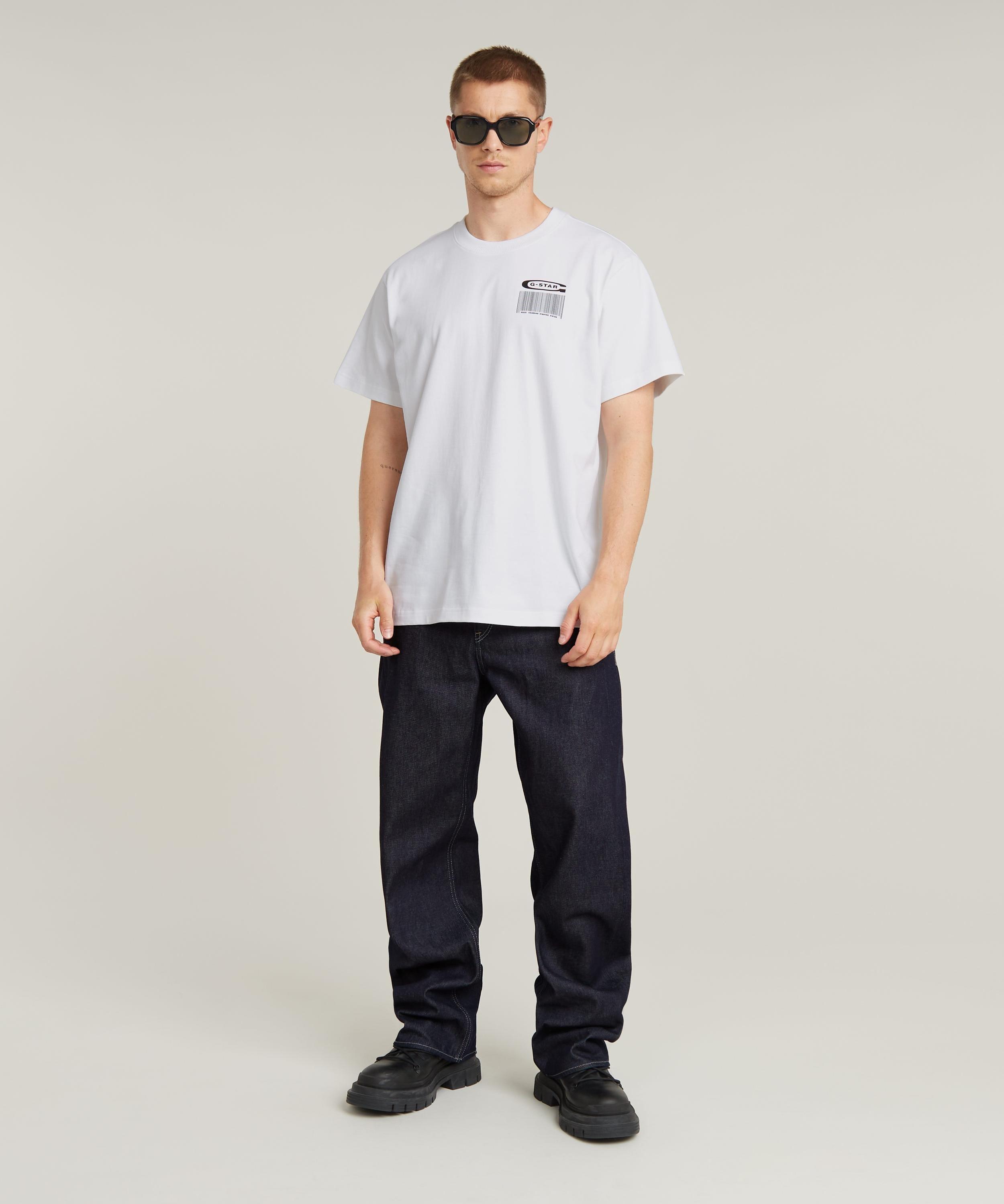 【公式ショップ】BARCODE BACK GRAPHIC LOOSE T-SHIRT/バックグラフィックプリントオーバーサイズTシャツ ジースターロゥ トップス カットソー・Tシャツ ホワイト