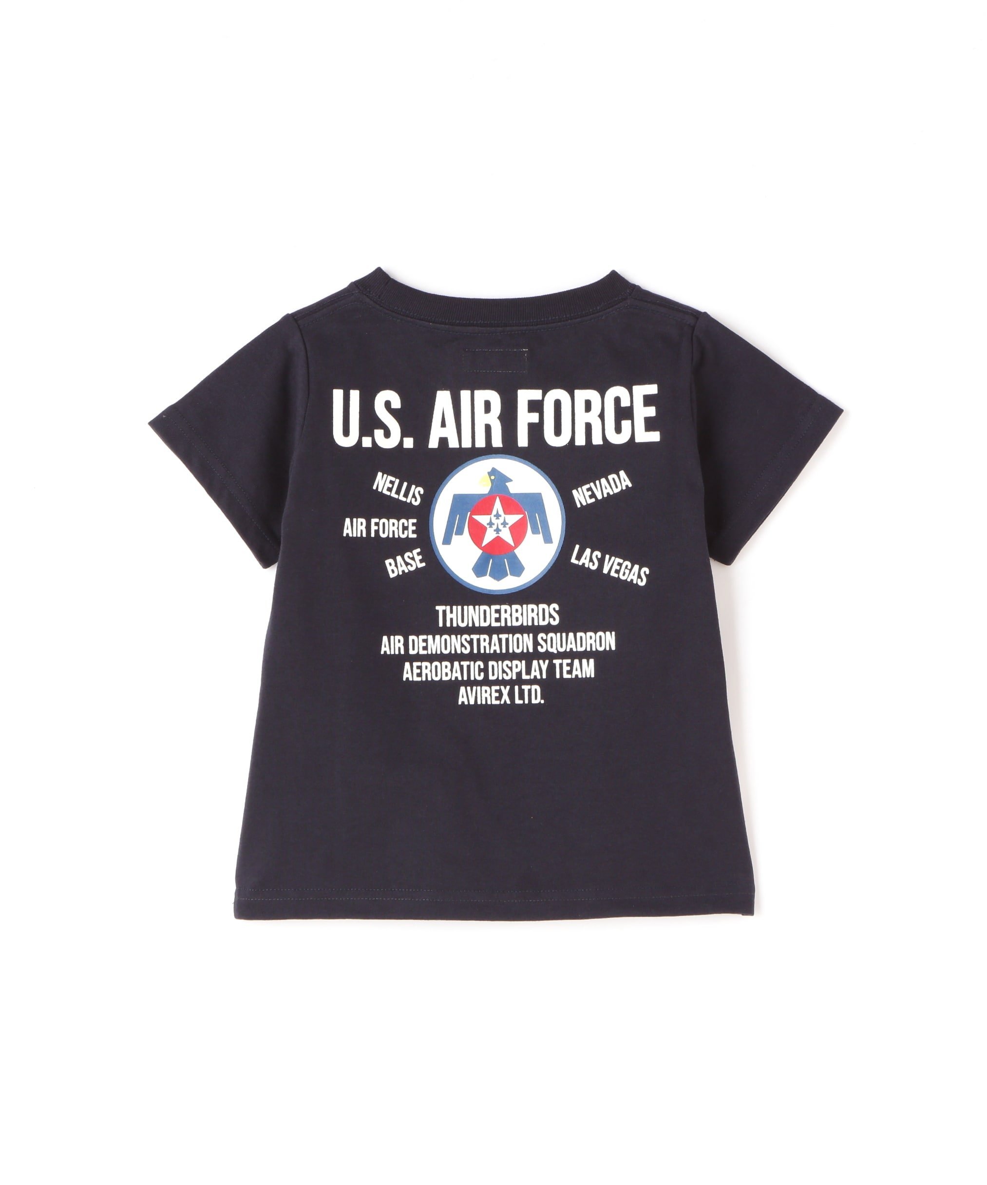 AVIREX（アヴィレックス）《KIDS》S/S THUNDERBIRDS PATCH T-SHIRT/サンダーバード パッチ Tシャツアメリカ空軍のアクロバットチーム『THUNDERBIRDS/サンダーバーズ』のモチーフにAVIREXならではのグラフィックワークで仕上げている。同デザインの大人用（品番：7833134052）とお揃いで着て頂けます。　【AVIREX/アヴィレックス】1975年にアメリカ空軍のコントラクターとして創業し、フライトジャケットを供給した事でその認知度を飛躍的に高めた。ミリタリーに起源を持つアヴィレックスは、機能的なデザインが醸し出す特有の美しさに支えられている。その個性的な表情は、映画「インディー・ジョーンズ」「トップガン」「メンフィスベル」などのスクリーンでも活躍し、喝采を浴びた。その無駄の無いデザイン、ノスタルジックな味わいは今なお世界中の多くの人々から支持され続けている。型番：783-3134956-120-30 HC4446【採寸】100：バスト70cm、着丈40.5cm、肩幅26cm、袖丈11.5cm120：バスト78cm、着丈46.5cm、肩幅29cm、袖丈13cm140：バスト88cm、着丈52cm、肩幅34cm、袖丈16cm商品のサイズについて【商品詳細】中国製素材：（本体）コットン60%、ポリエステル40%（リブ部分）コットン60%、ポリエステル40%サイズ：100、120、140洗濯機可、ドライクリーニング不可※画面上と実物では多少色具合が異なって見える場合もございます。ご了承ください。商品のカラーについて 【予約商品について】 ※「先行予約販売中」「予約販売中」をご注文の際は予約商品についてをご確認ください。AVIREX（アヴィレックス）《KIDS》S/S THUNDERBIRDS PATCH T-SHIRT/サンダーバード パッチ Tシャツアメリカ空軍のアクロバットチーム『THUNDERBIRDS/サンダーバーズ』のモチーフにAVIREXならではのグラフィックワークで仕上げている。同デザインの大人用（品番：7833134052）とお揃いで着て頂けます。　【AVIREX/アヴィレックス】1975年にアメリカ空軍のコントラクターとして創業し、フライトジャケットを供給した事でその認知度を飛躍的に高めた。ミリタリーに起源を持つアヴィレックスは、機能的なデザインが醸し出す特有の美しさに支えられている。その個性的な表情は、映画「インディー・ジョーンズ」「トップガン」「メンフィスベル」などのスクリーンでも活躍し、喝采を浴びた。その無駄の無いデザイン、ノスタルジックな味わいは今なお世界中の多くの人々から支持され続けている。型番：783-3134956-120-30 HC4446【採寸】100：バスト70cm、着丈40.5cm、肩幅26cm、袖丈11.5cm120：バスト78cm、着丈46.5cm、肩幅29cm、袖丈13cm140：バスト88cm、着丈52cm、肩幅34cm、袖丈16cm商品のサイズについて【商品詳細】中国製素材：（本体）コットン60%、ポリエステル40%（リブ部分）コットン60%、ポリエステル40%サイズ：100、120、140洗濯機可、ドライクリーニング不可※画面上と実物では多少色具合が異なって見える場合もございます。ご了承ください。商品のカラーについて 【予約商品について】 ※「先行予約販売中」「予約販売中」をご注文の際は予約商品についてをご確認ください。■重要なお知らせ※ 当店では、ギフト配送サービス及びラッピングサービスを行っておりません。ご注文者様とお届け先が違う場合でも、タグ（値札）付「納品書 兼 返品連絡票」同梱の状態でお送り致しますのでご了承ください。 ラッピング・ギフト配送について※ 2点以上ご購入の場合、全ての商品が揃い次第一括でのお届けとなります。お届け予定日の異なる商品をお買い上げの場合はご注意下さい。お急ぎの商品がございましたら分けてご購入いただきますようお願い致します。発送について ※ 買い物カートに入れるだけでは在庫確保されませんのでお早めに購入手続きをしてください。当店では在庫を複数サイトで共有しているため、同時にご注文があった場合、売切れとなってしまう事がございます。お手数ですが、ご注文後に当店からお送りする「ご注文内容の確認メール」をご確認ください。ご注文の確定について ※ Rakuten Fashionの商品ページに記載しているメーカー希望小売価格は、楽天市場「商品価格ナビ」に登録されている価格に準じています。 商品の価格についてAVIREXAVIREXのカットソー・Tシャツトップスご注文・お届けについて発送ガイドラッピンググッズ3,980円以上送料無料ご利用ガイド