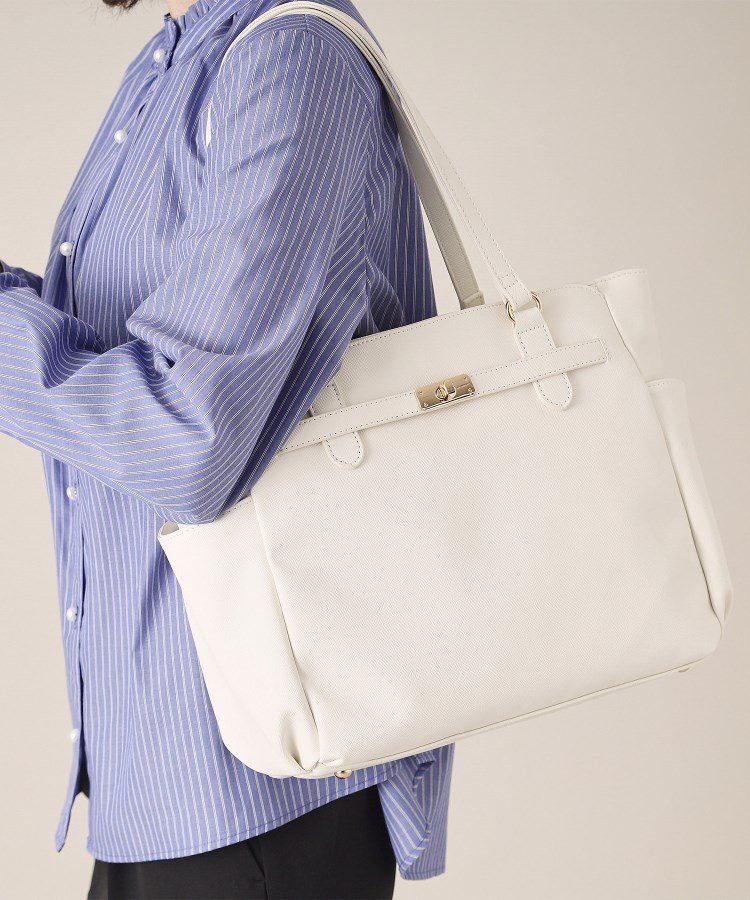 【SALE／50%OFF】ITS' DEMO 【通勤/10ポケット】ベルト飾り付角シボA4トート イッツデモ バッグ トートバッグ ホワイト ブラック グレー ネイビーのサムネイル