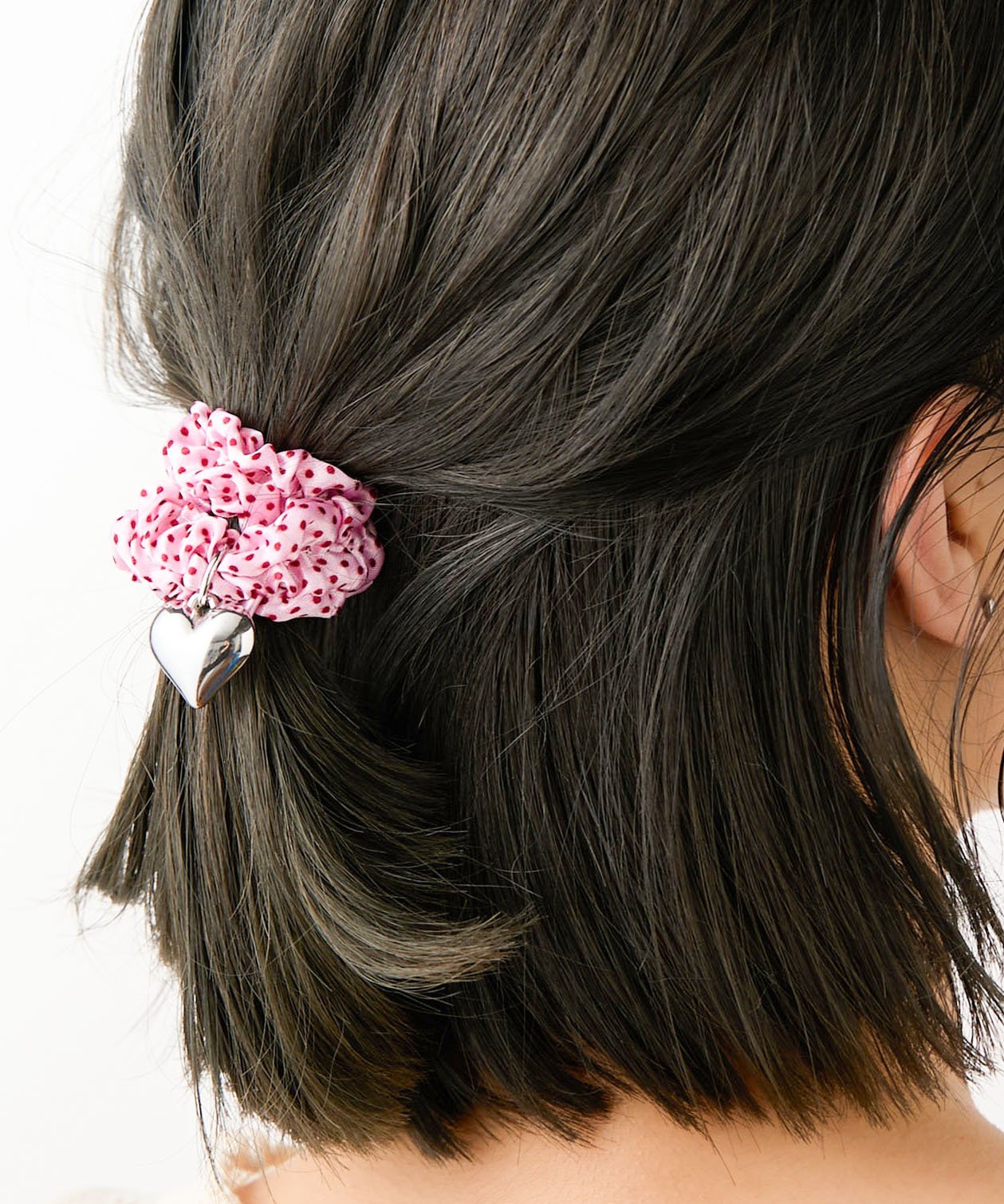 【SALE／60%OFF】Casselini Casselini(キャセリーニ)ハートドットシュシュ キャセリーニ ヘアアクセサリー ヘアゴム ブラック ホワイト レッド