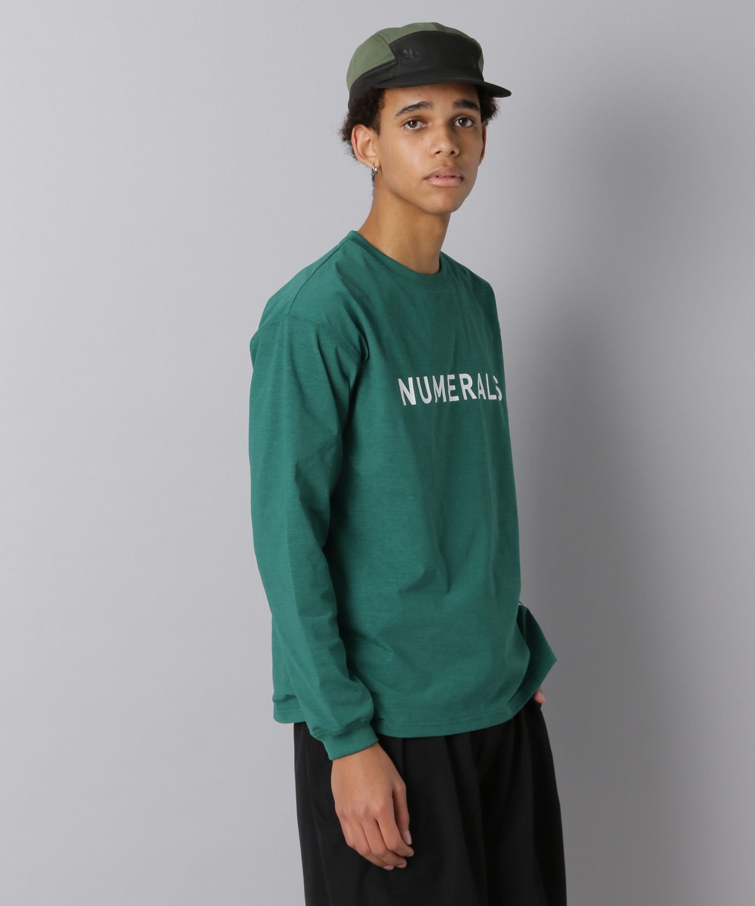 NUMERALS 【NUMERALS】ストレッチロゴロングスリーブTEE ニコアンド トップス カットソー・Tシャツ カーキグリーン ブラック ホワイト