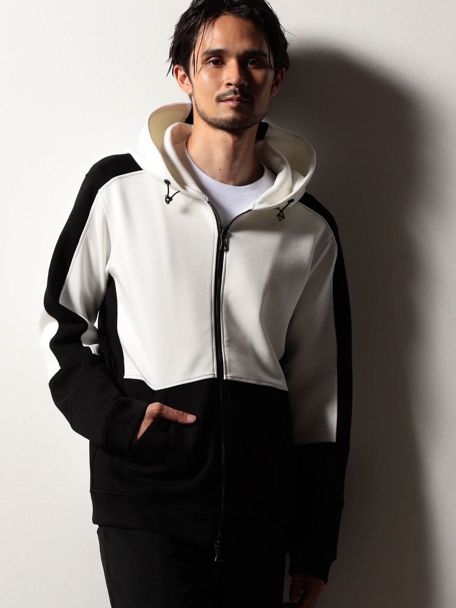 NICOLE CLUB FOR MEN パネル切り替えデザイン ジップアップパーカ ニコル トップス パーカー・フーディー ホワイト ブラック