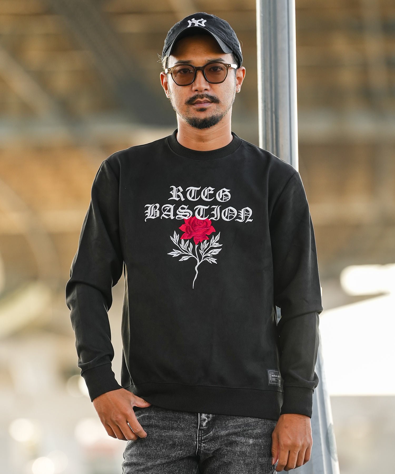 Retro Engine RTEG Fleur de Logo SW/PULL アダムスジャグラー トップス スウェット・トレーナー ブラ..
