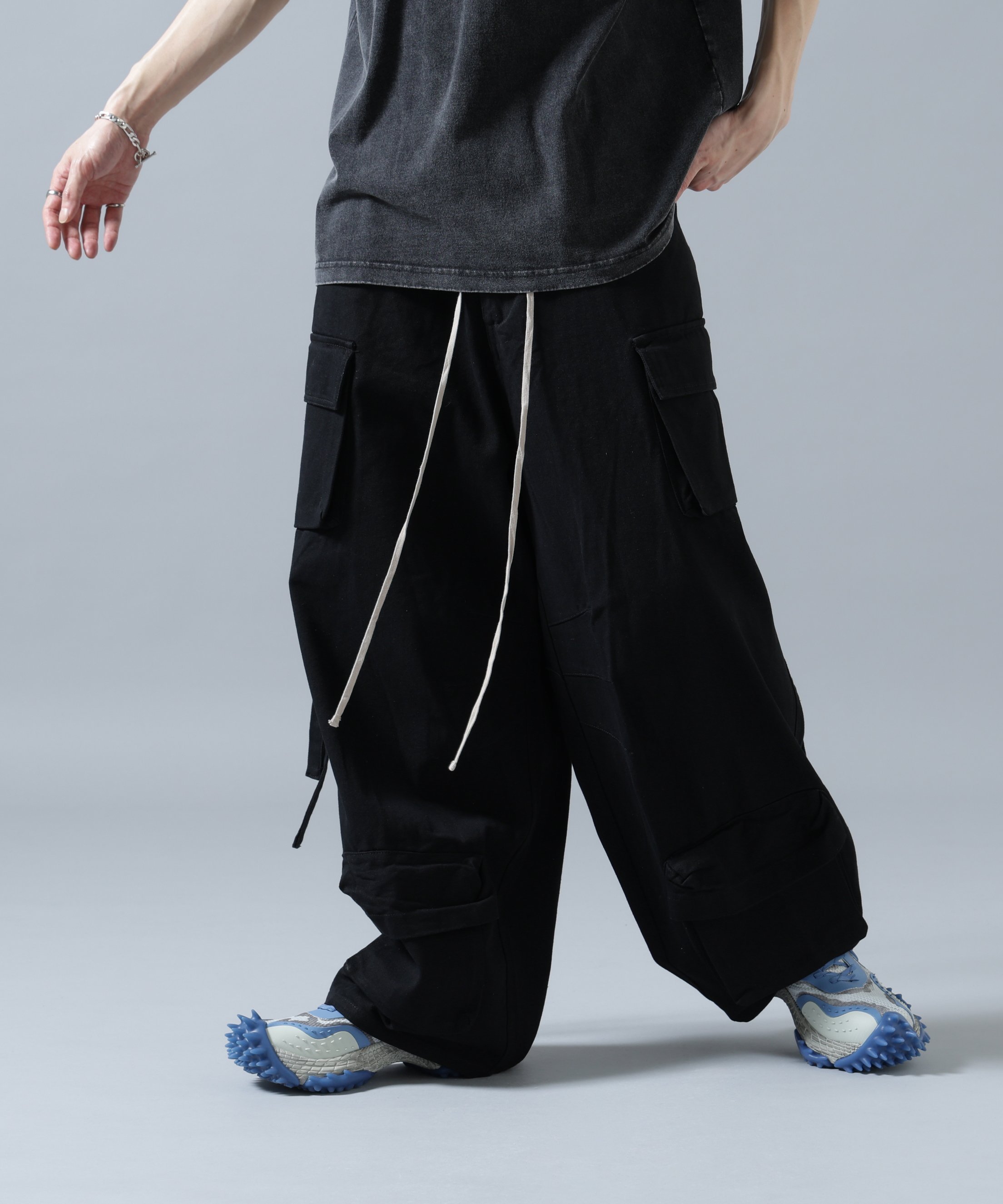 LHP DankeSchon/ダンケシェーン/MULTI POCKET DENIM CARGO PANTS エルエイチピー パンツ その他のパンツ グレー ブラック ホワイト