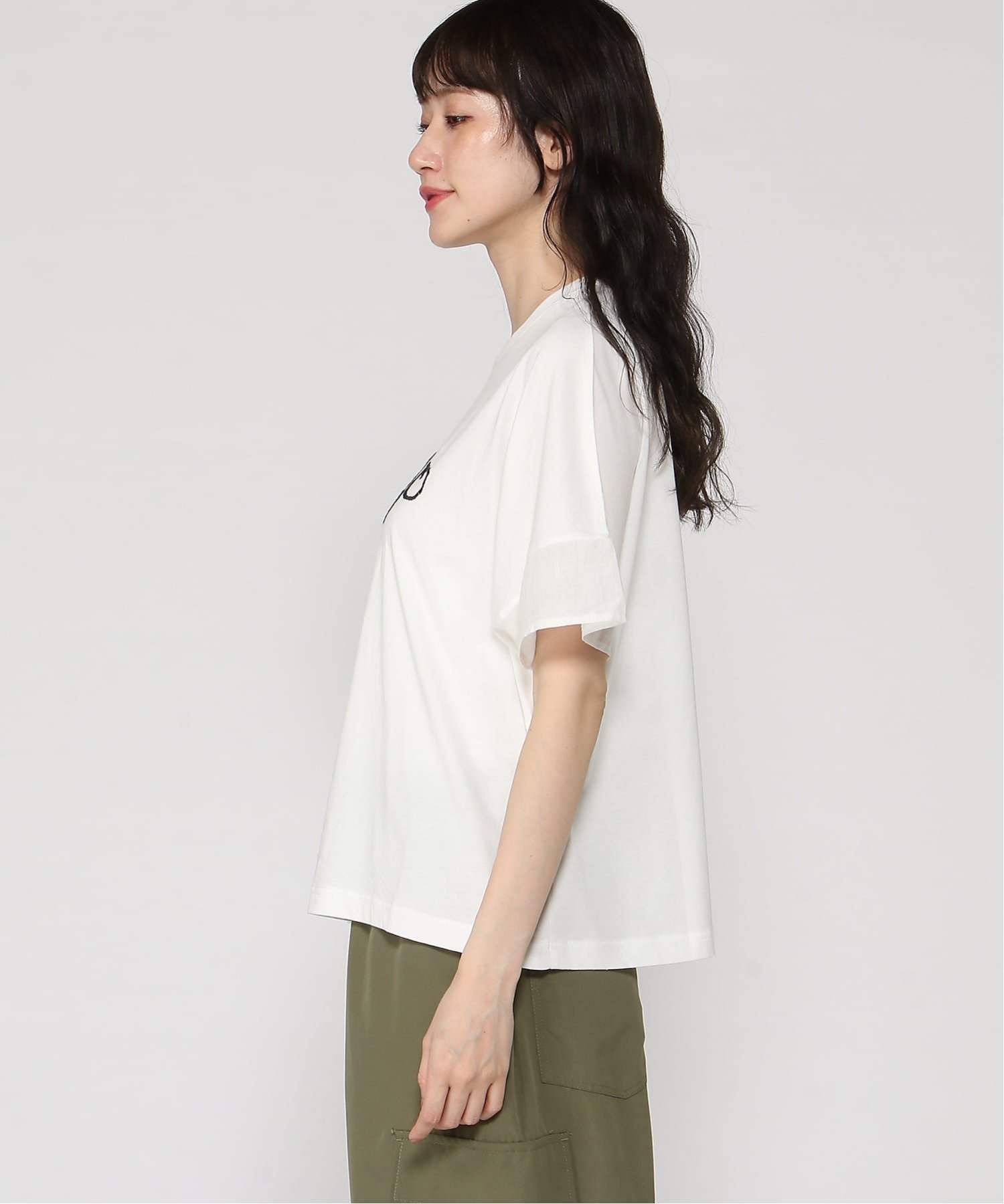 SUPER HAKKA SUPER HAKKA×武内明子 「on the table」プリント+刺繍Tシャツ スーパーハッカ トップス カットソー・Tシャツ ホワイト グレー