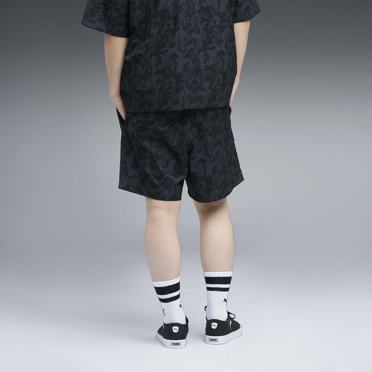 メンズ ESS エレベーテッド ウーブン AOP 6ショート パンツ SUMMER WOVEN AOP 6in SHIORTS プーマ パンツ その他のパンツ ブラック