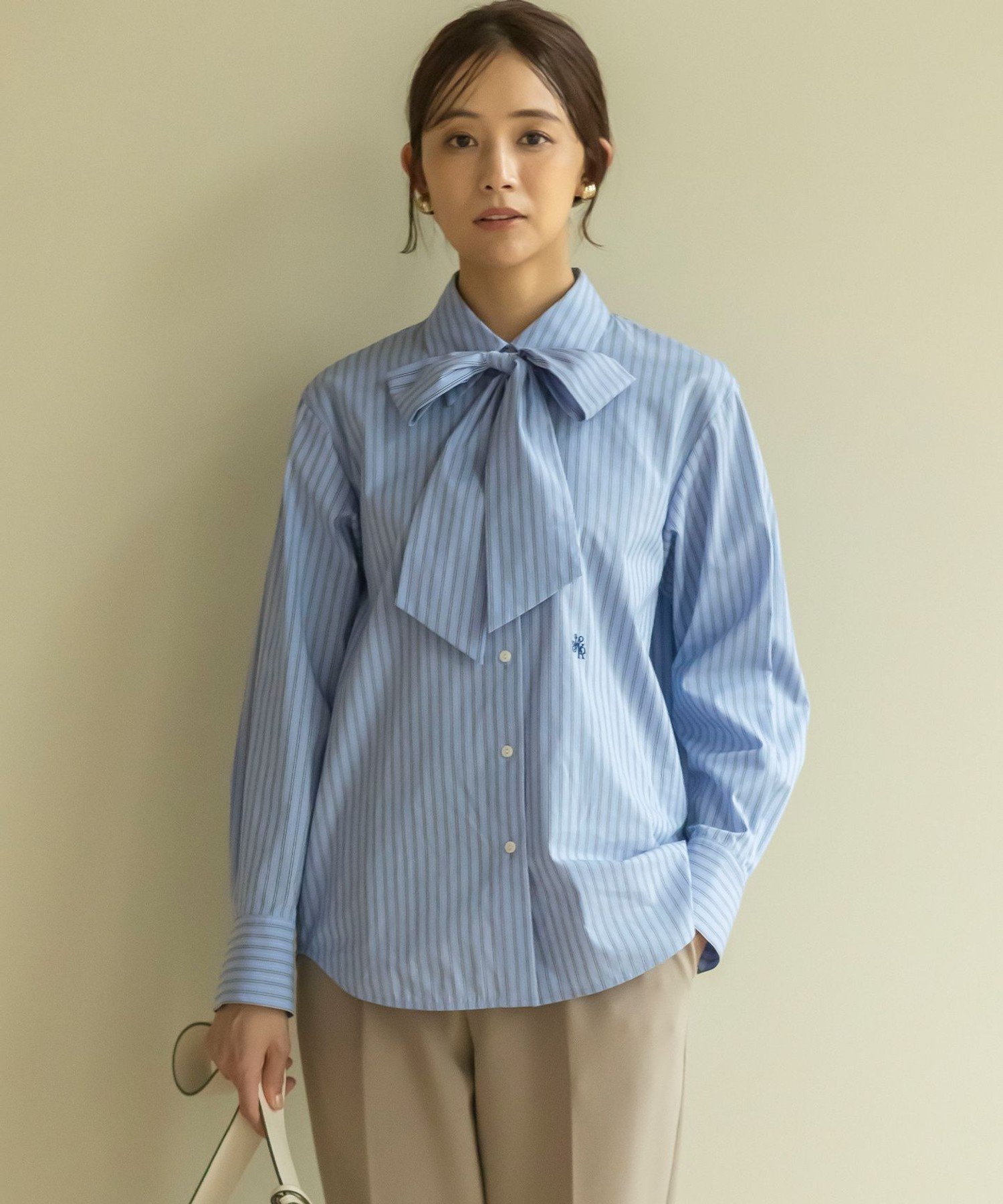 【SALE/30%OFF】組曲 L 【ボウタイ付き】コンパクトシャーティング ストライプシャツ クミキョク トップス シャツ・ブラウス ベージュ ブルー【送料無料】