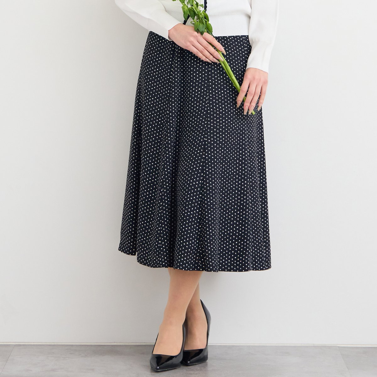 【SALE／59%OFF】Liliane Burty Eclat 【セットアップ対応】ミニリンゴプリントスカート リリアンビューティ エクラ スカート その他のスカート ホワイト ブラック【送料無料】
