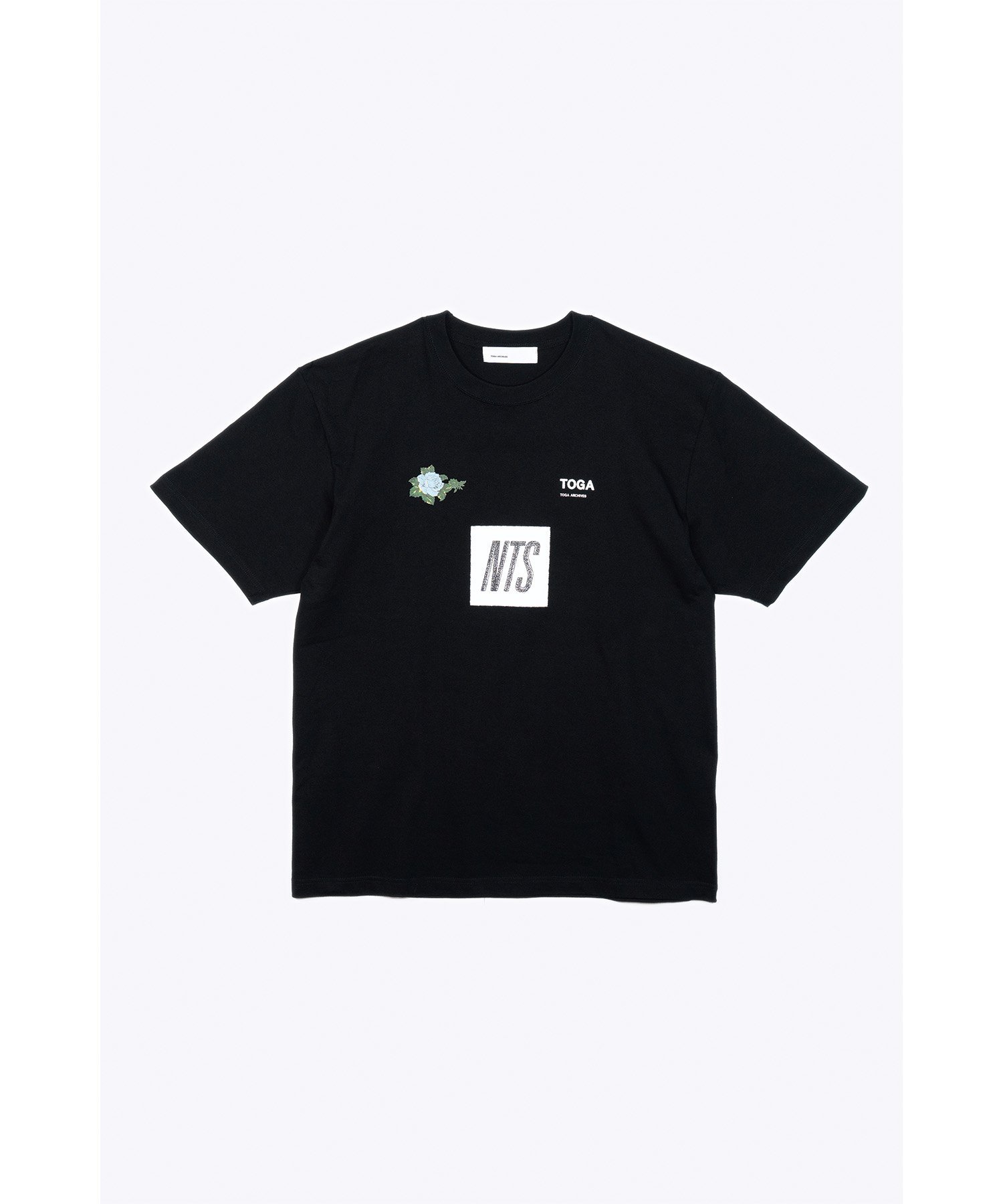 Logo print T-shirt TOGA*NTS トーガ トップス カットソー・Tシャツ ホワイト ブラック