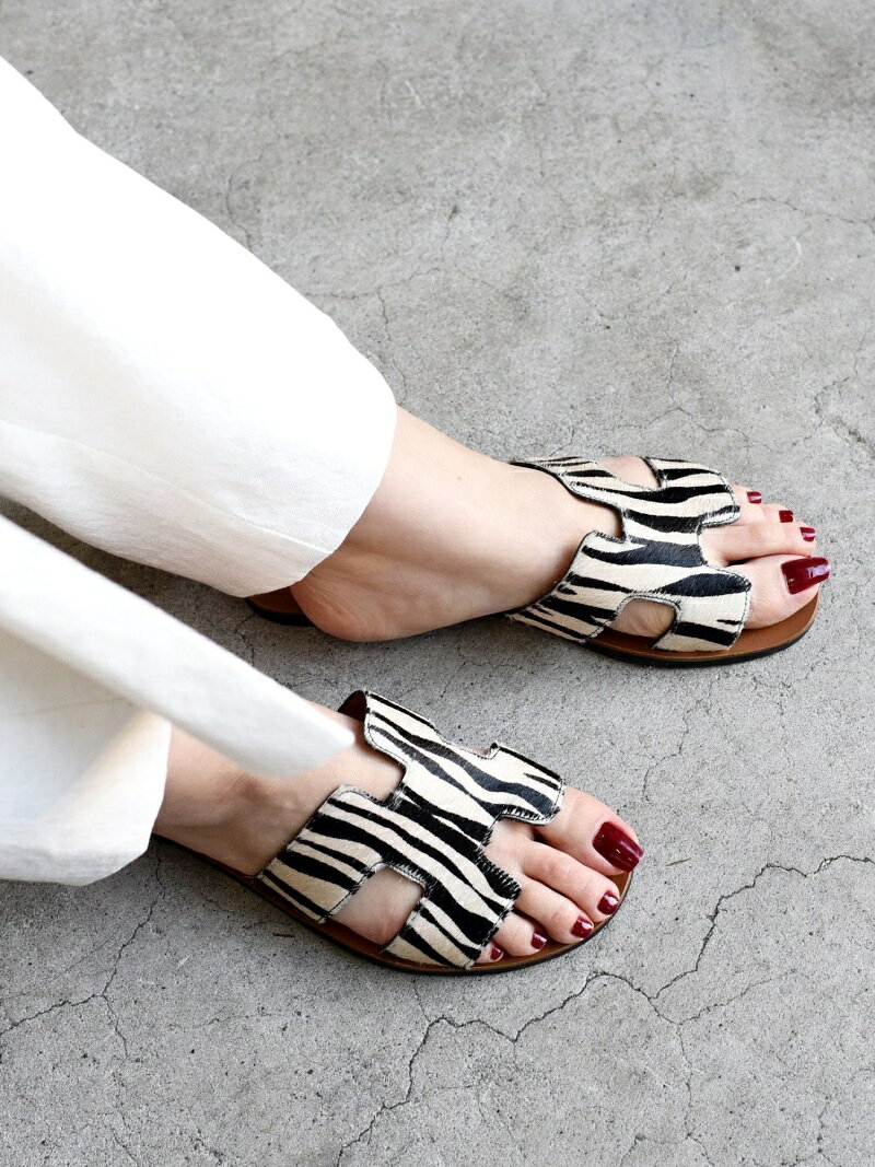 【SALE／50%OFF】SHIPS WOMEN TABITA:ゼブラ/ソリッドサンダル◇ シップス シューズ・靴 サンダル カーキ ブラック【送料無料】のサムネイル