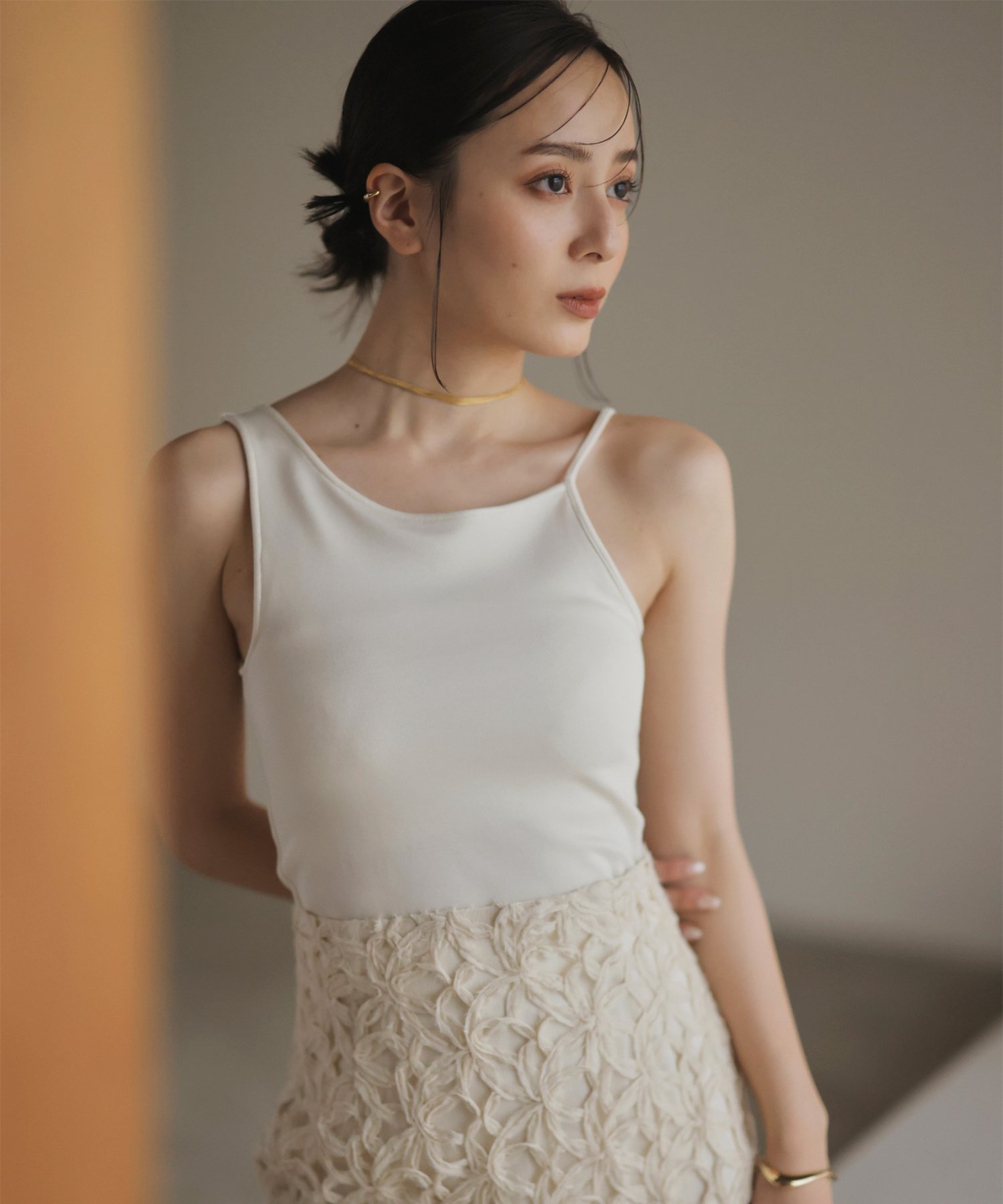 【SALE／20%OFF】anuans アシンメトリーデザインキャミソール アニュアンス トップス キャミソール ホワイト ベージュ ブラック【送料無料】のサムネイル