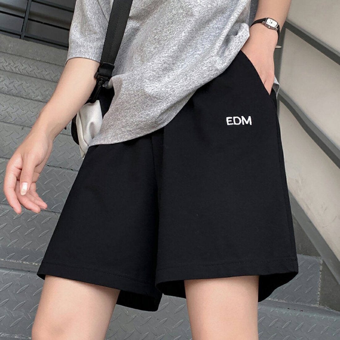 maison de LATIR ワンポイントハーフスウェット夏服イージーショートパンツ メゾンドラティール パンツ その他のパンツ ブラック グレー