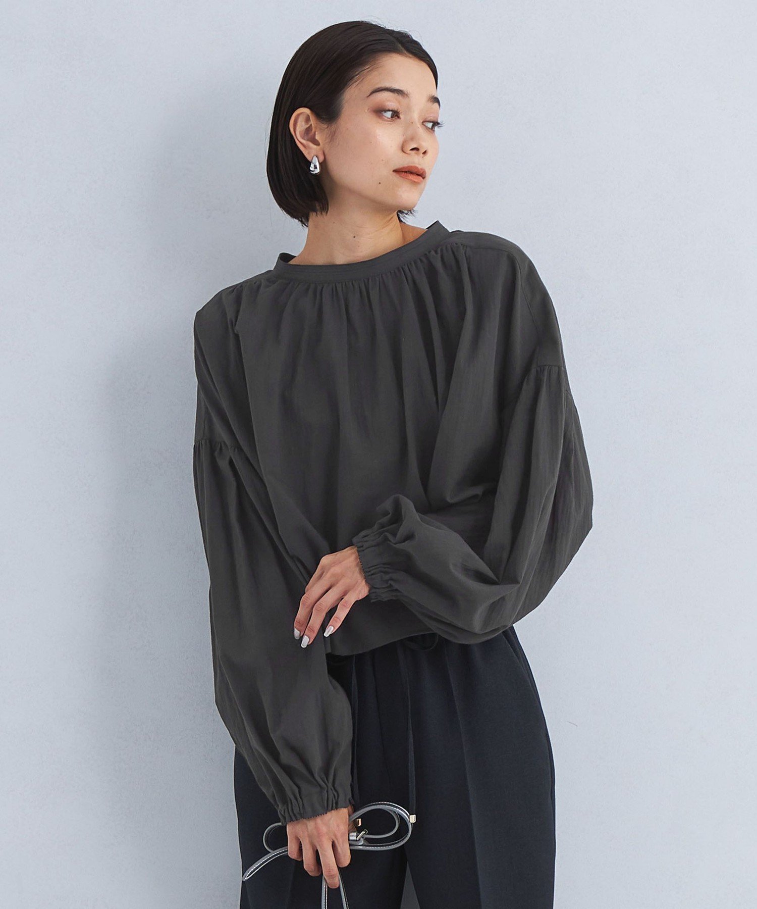 【SALE／50%OFF】UNITED ARROWS green label relaxing 2WAY クロップド ギャザー ブラウス ユナイテッドアローズ アウトレット トップス シャツ・ブラウス ホワイト ブラックのサムネイル