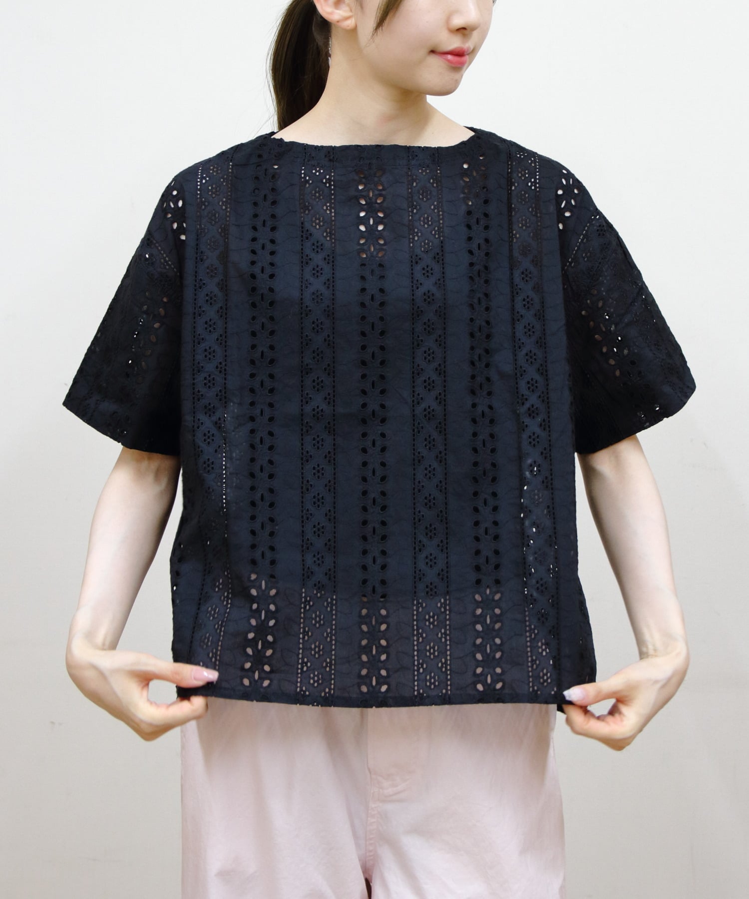 Vincent et Mireille VINCENT ET MIREILLE/(W)VINCENT ET MIREILLE BOATNECK BLOUSE ステップス トップス シャツ・ブラウス ブラック ブルー ホワイト