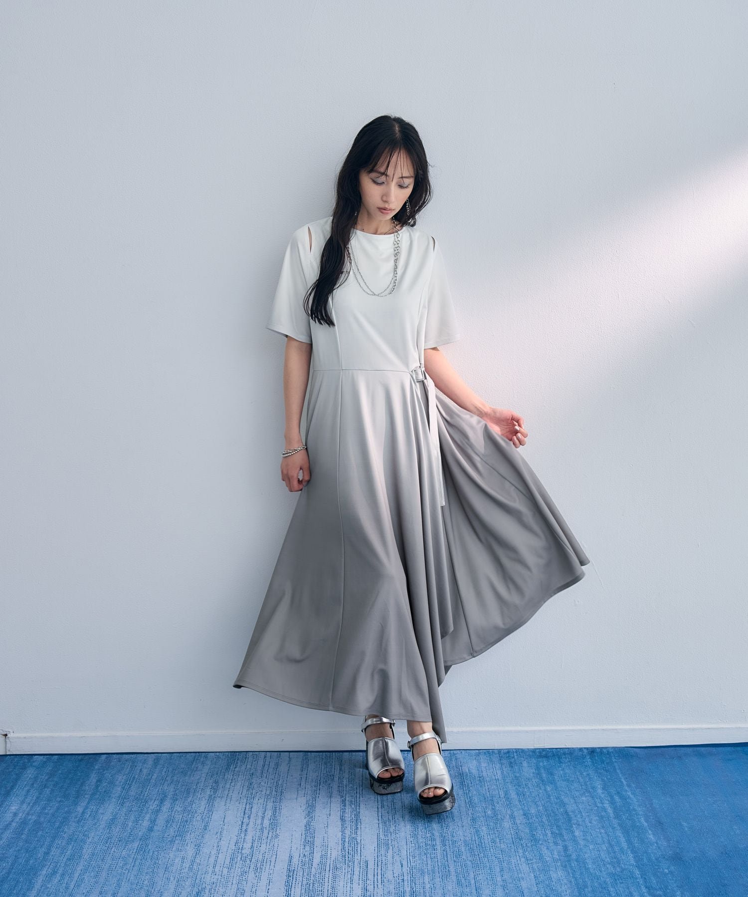 HARE 【接触冷感】グラデーションバックスリットカットワンピース ハレ ワンピース・ドレス ワンピース ブルー グレー