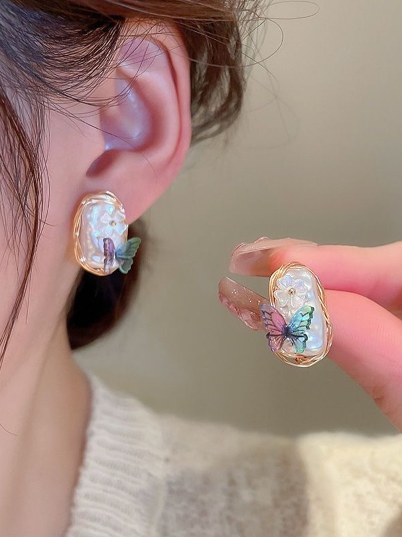 【SALE／10%OFF】Coo+i ブロックパール蝶々デザインピアス スレンダー アクセサリー・腕時計 ピアス ゴールドのサムネイル